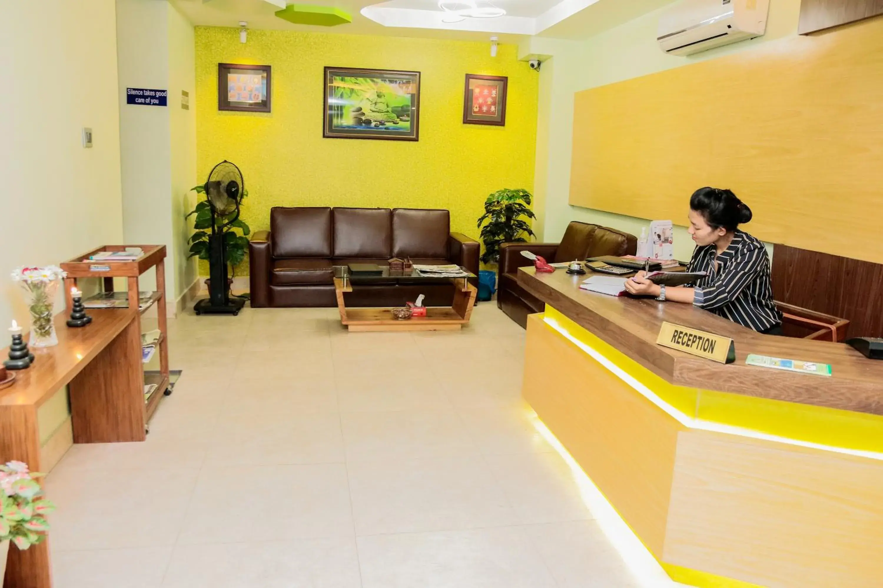 Lobby or reception in Retro Hotel and Spa Lobby or reception in Retro Hotel and Spa