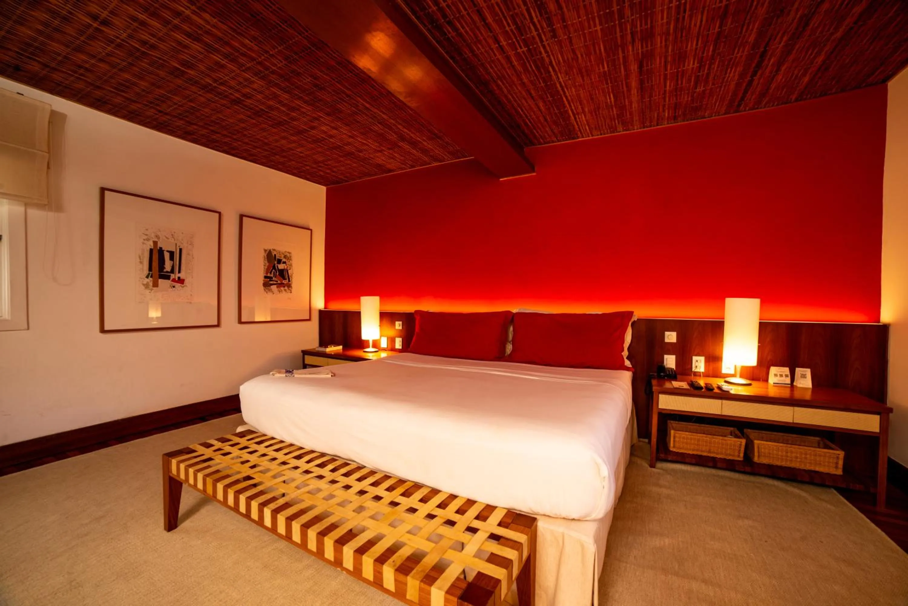 Bed in Pousada Literária de Paraty