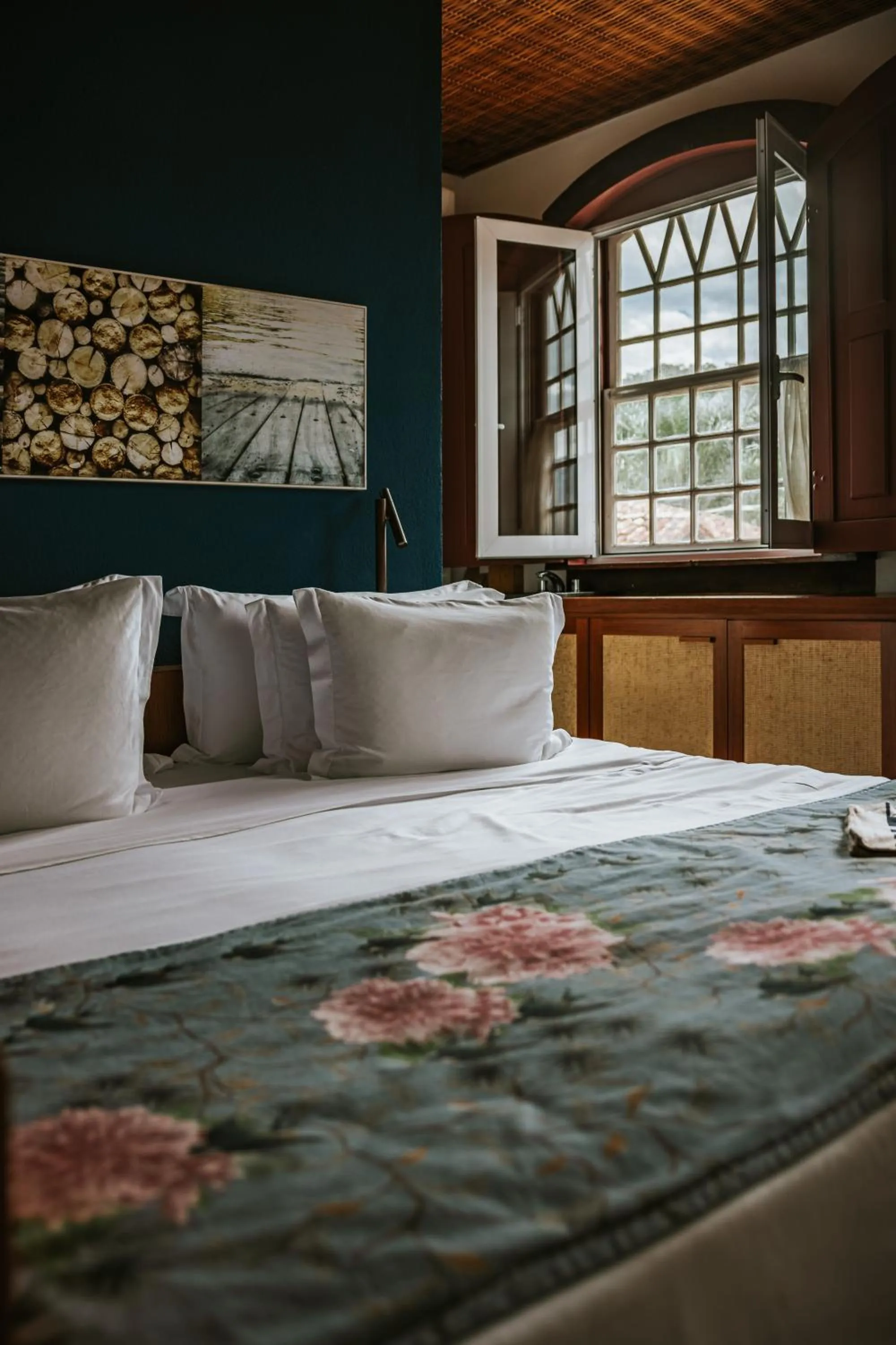 Bed in Pousada Literária de Paraty