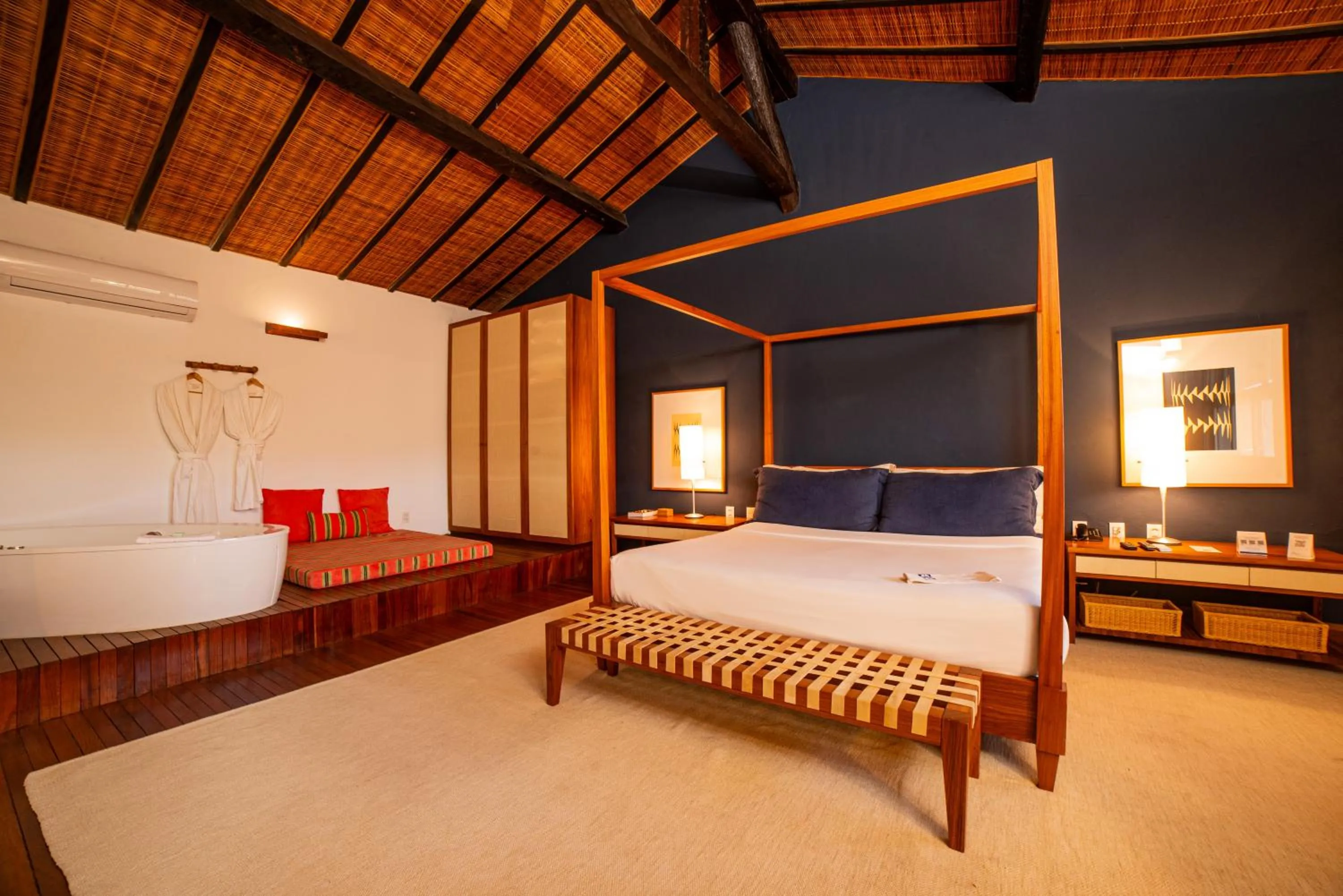 Bed in Pousada Literária de Paraty