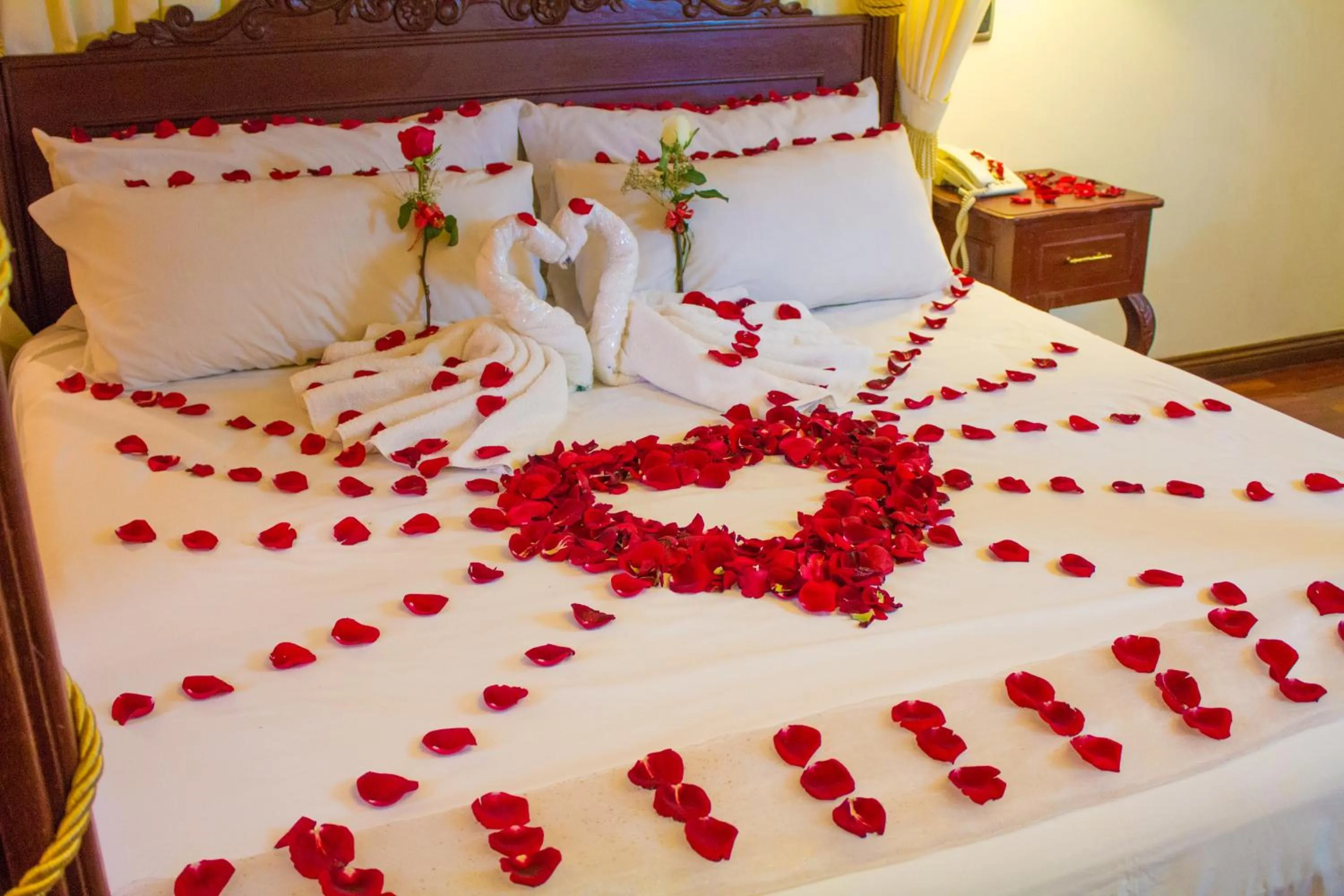 Bed in San Marino Royal Hotel