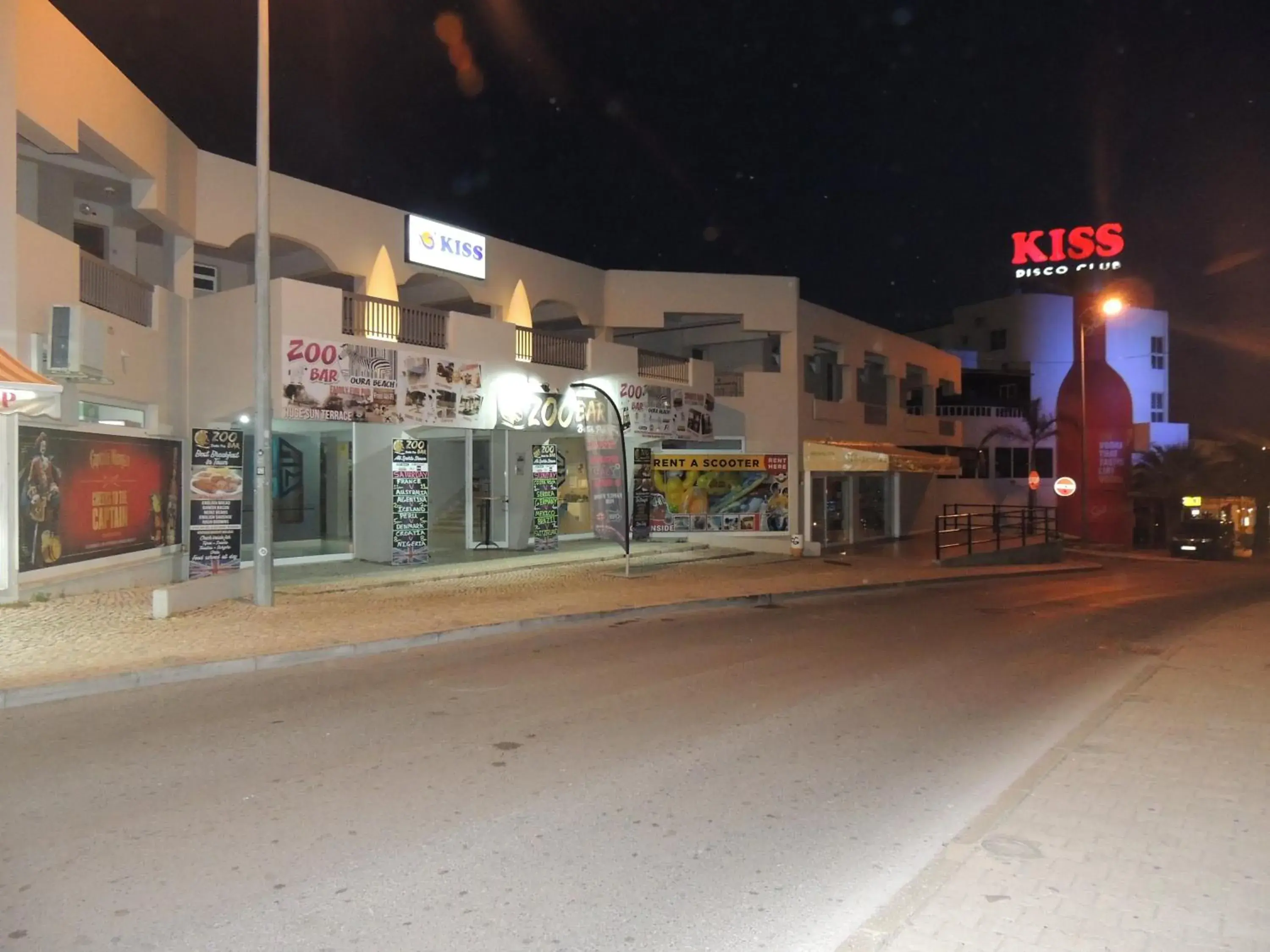 Facade/entrance in Kiss - Apartamentos Facade/entrance in Kiss - Apartamentos