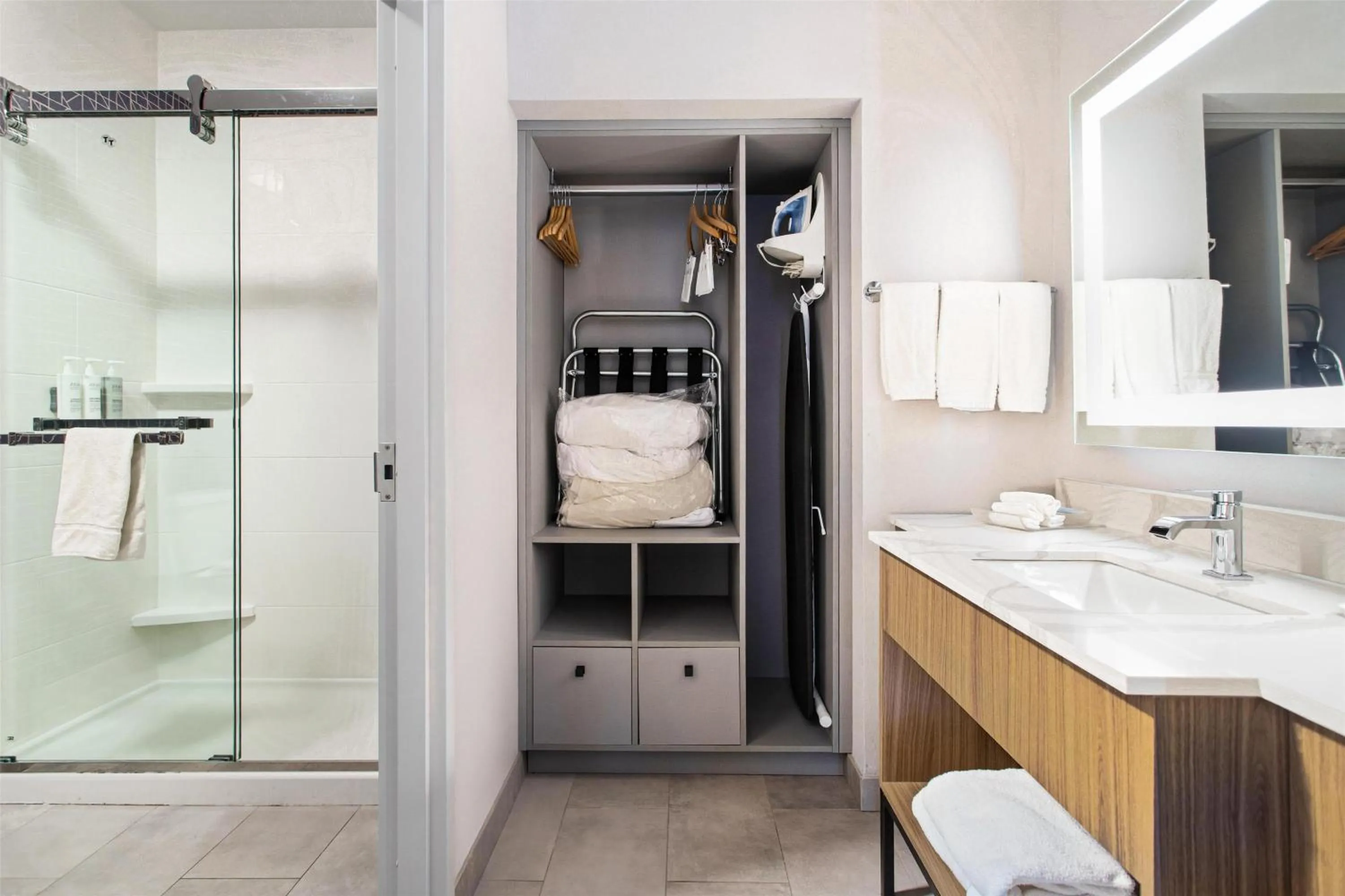 Bathroom in Homewood Suites Beaumont