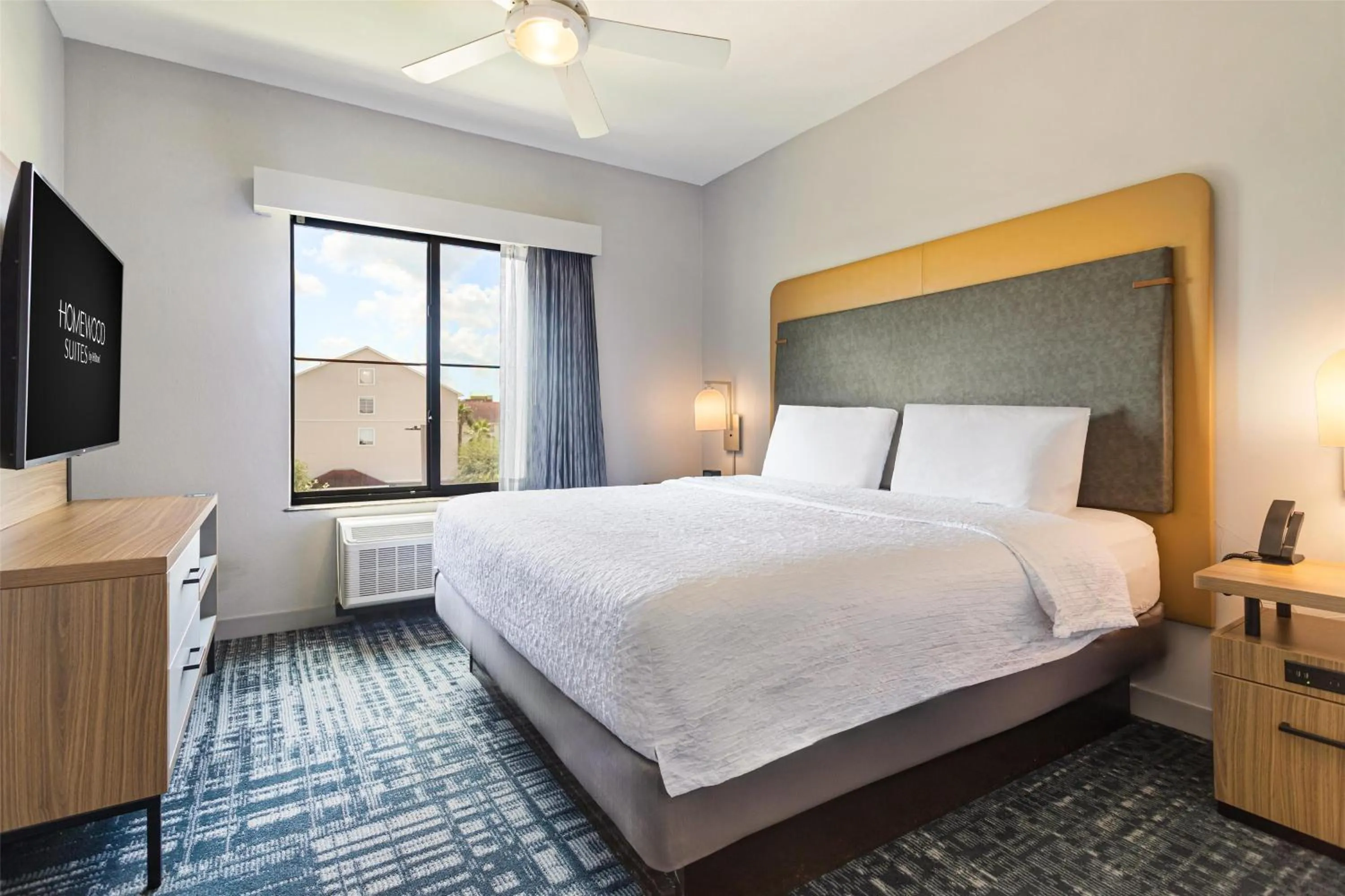 Bed in Homewood Suites Beaumont