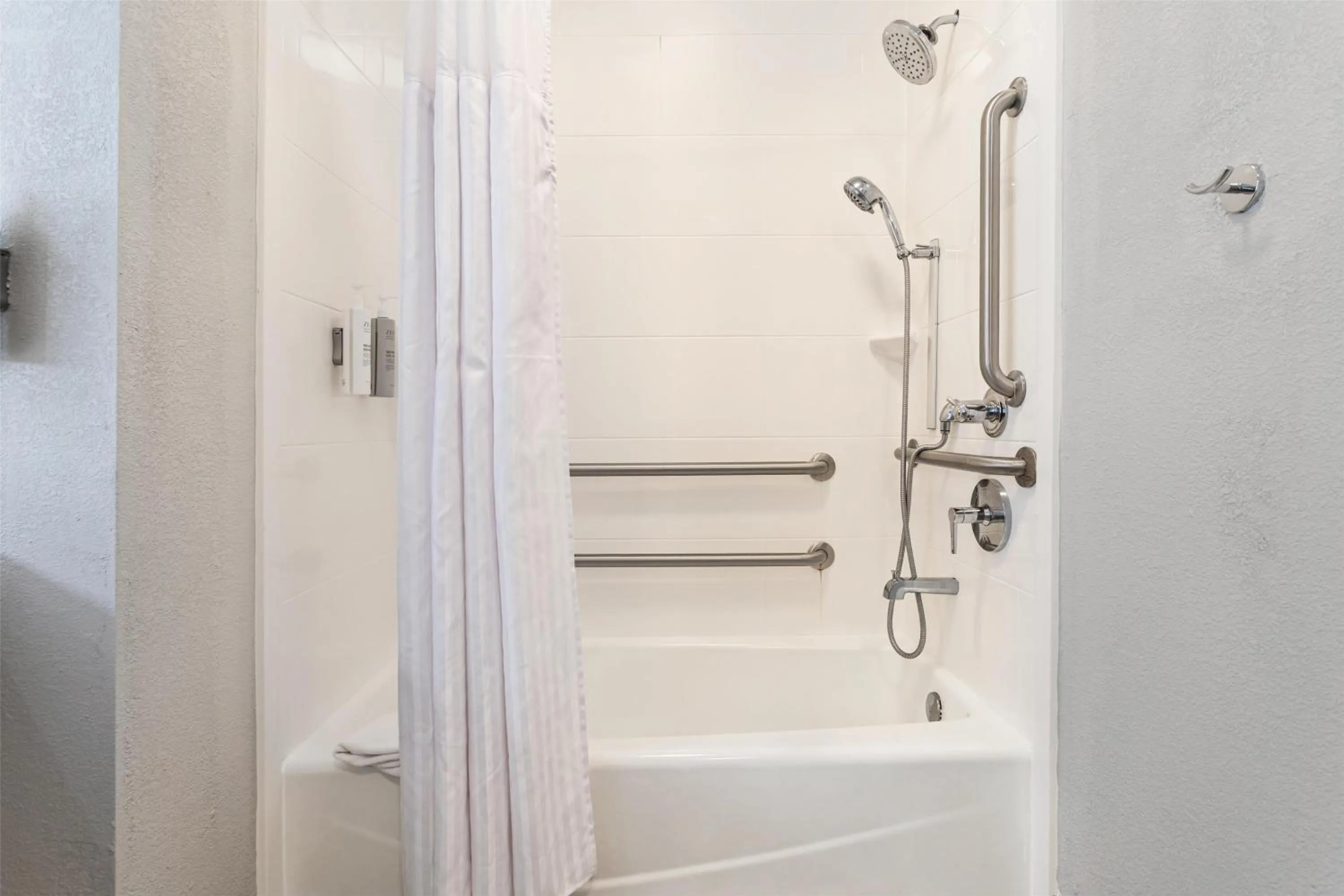 Bathroom in Homewood Suites Beaumont