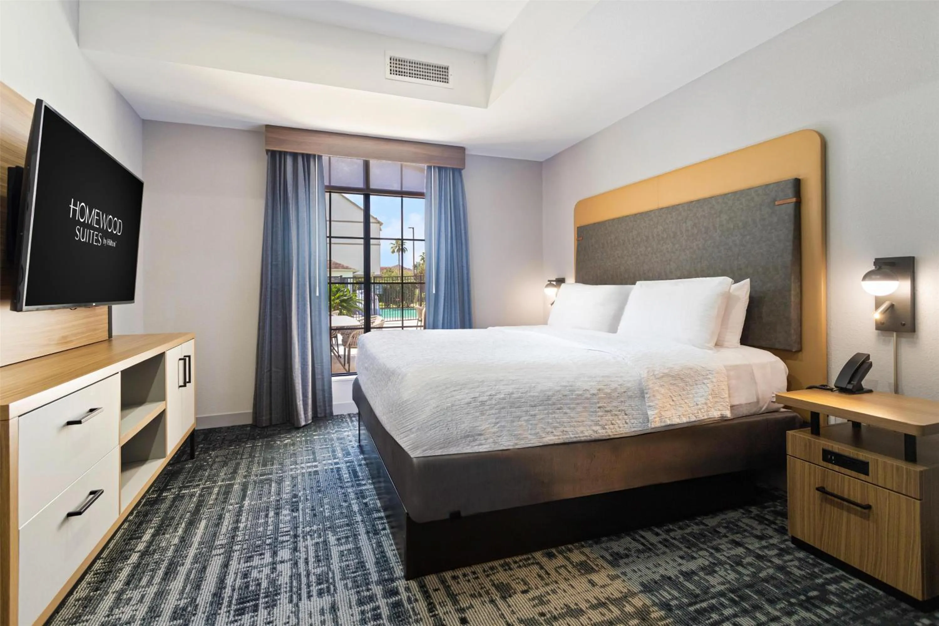 Bed in Homewood Suites Beaumont