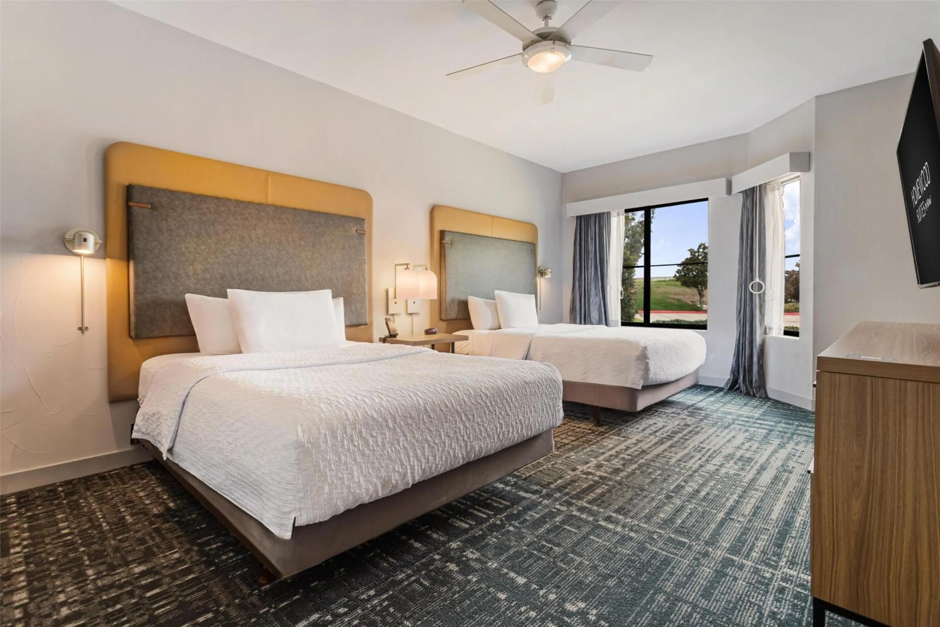 Bed in Homewood Suites Beaumont