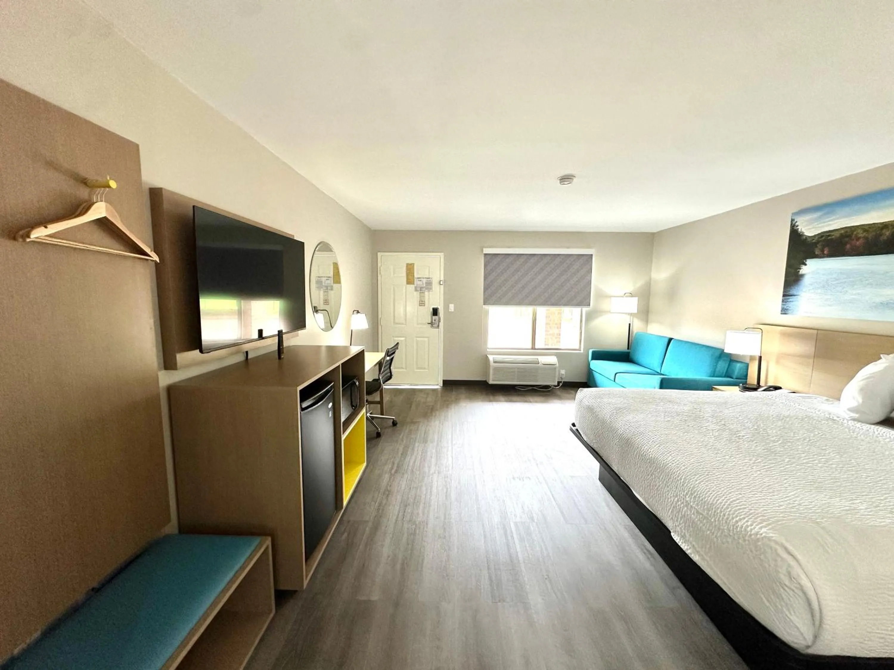 Bed in Days Inn & Suites by Wyndham Bossier City - Casino Area