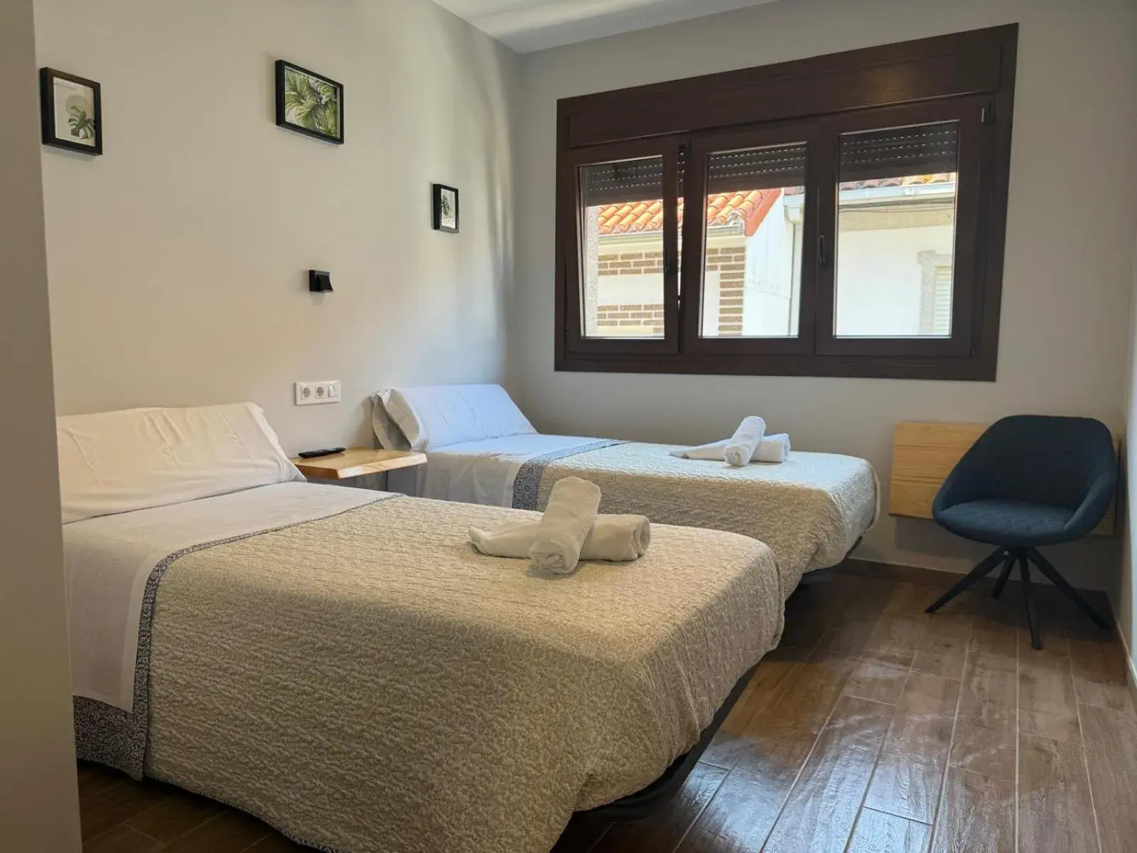 Twin Room with Shared Bathroom in Villa Galicia Twin Room with Shared Bathroom in Villa Galicia