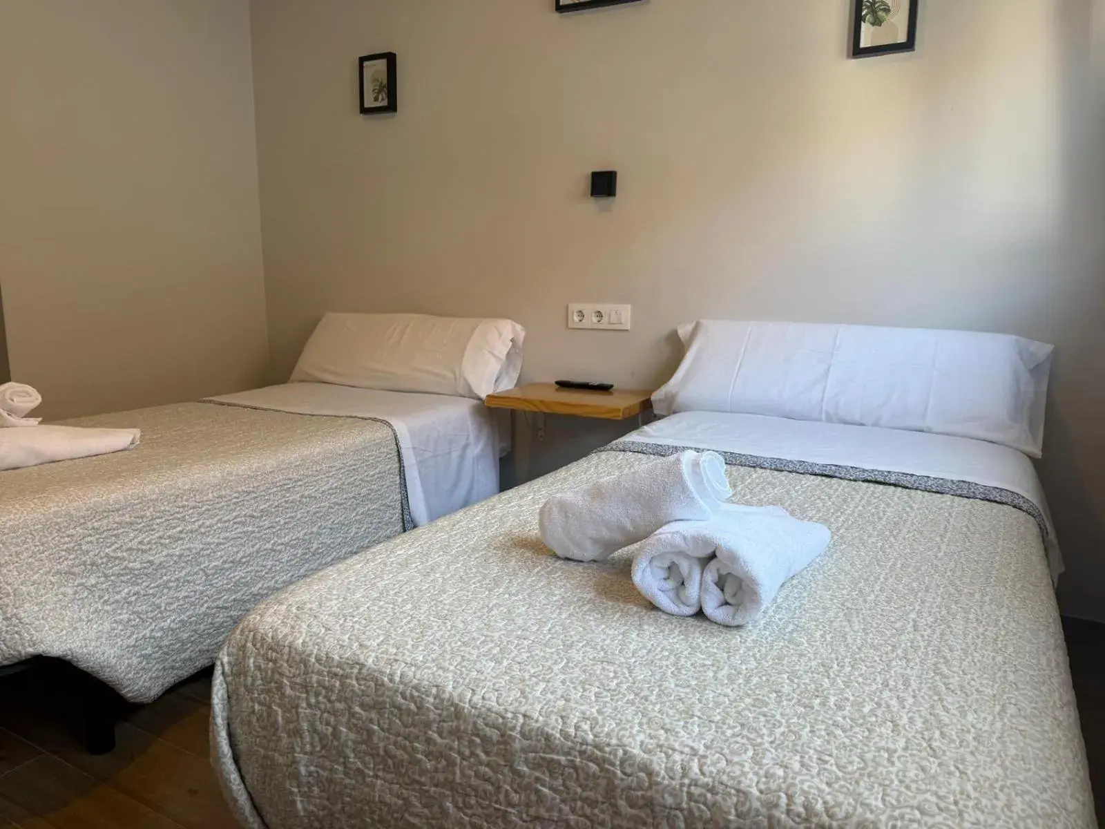 Twin Room with Shared Bathroom in Villa Galicia Twin Room with Shared Bathroom in Villa Galicia