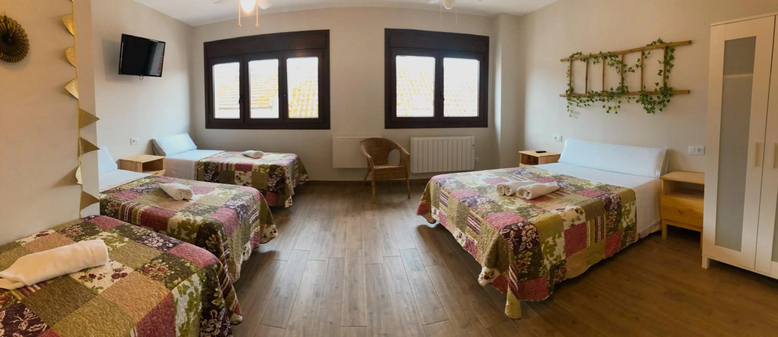 Photo of the whole room, Bed in Villa Galicia