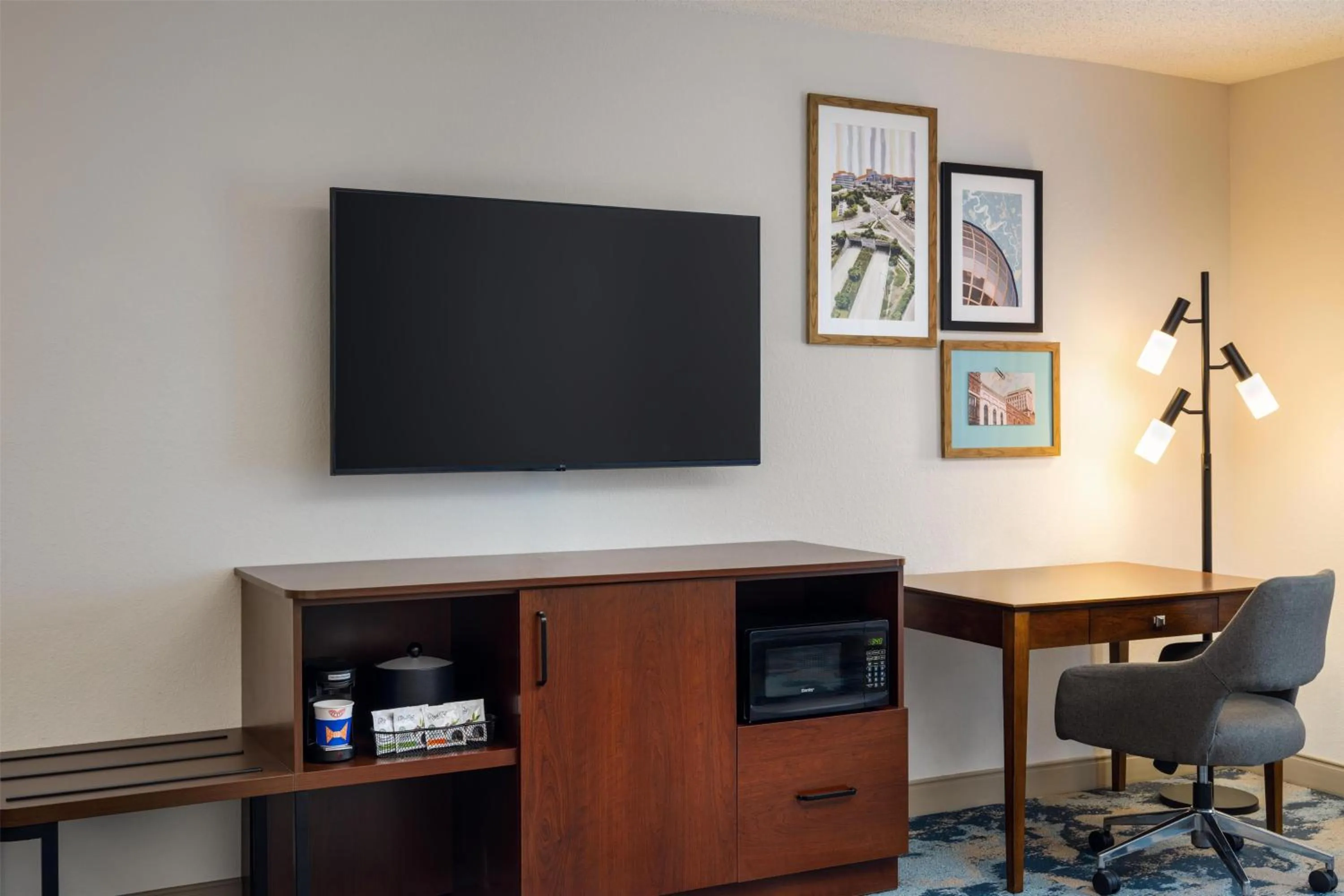 Bedroom in Hampton Inn & Suites Knoxville-Turkey Creek Farragut