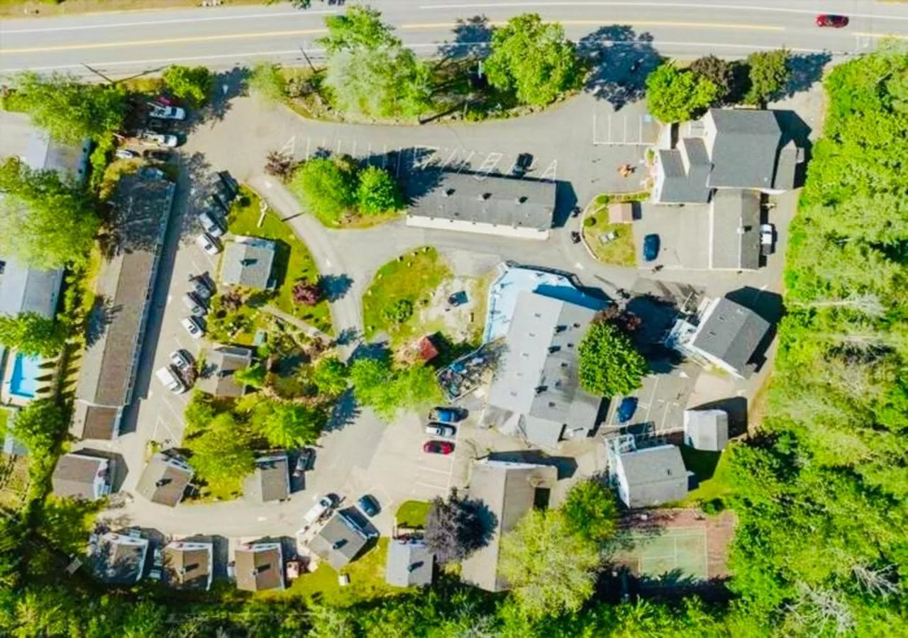 Property building in Exit 5 Resort & Condominium