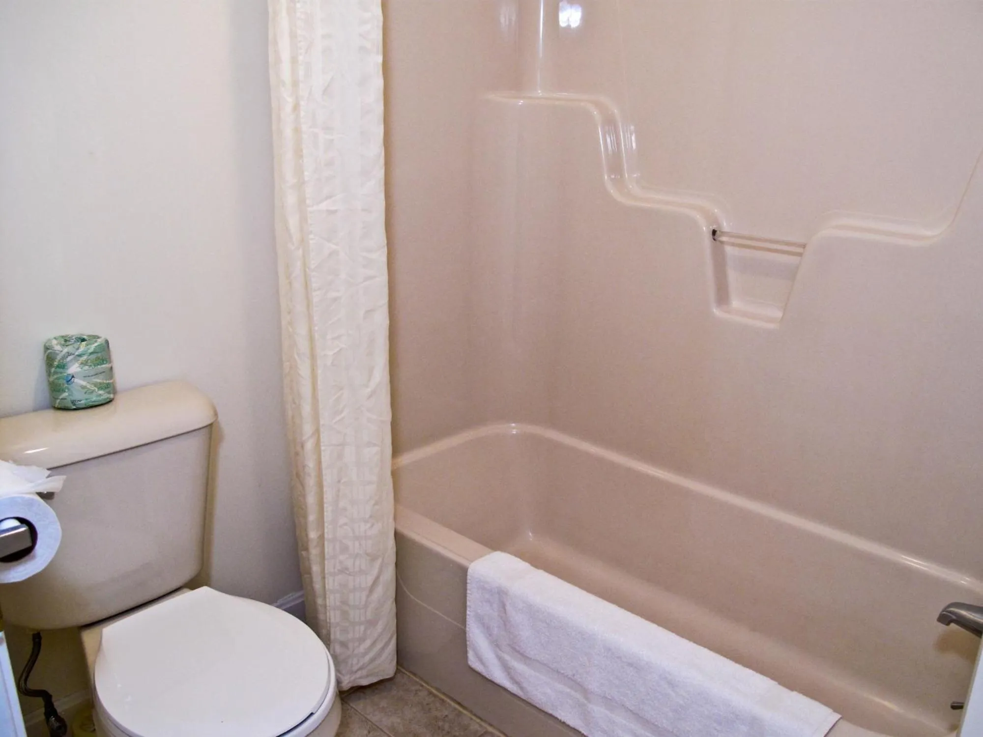 Bathroom in Exit 5 Resort & Condominium