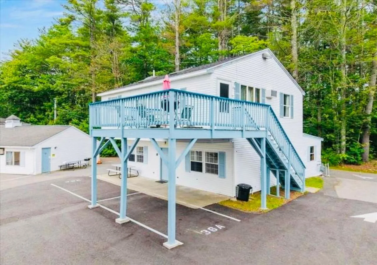 Exit 5 Resort & Condominium