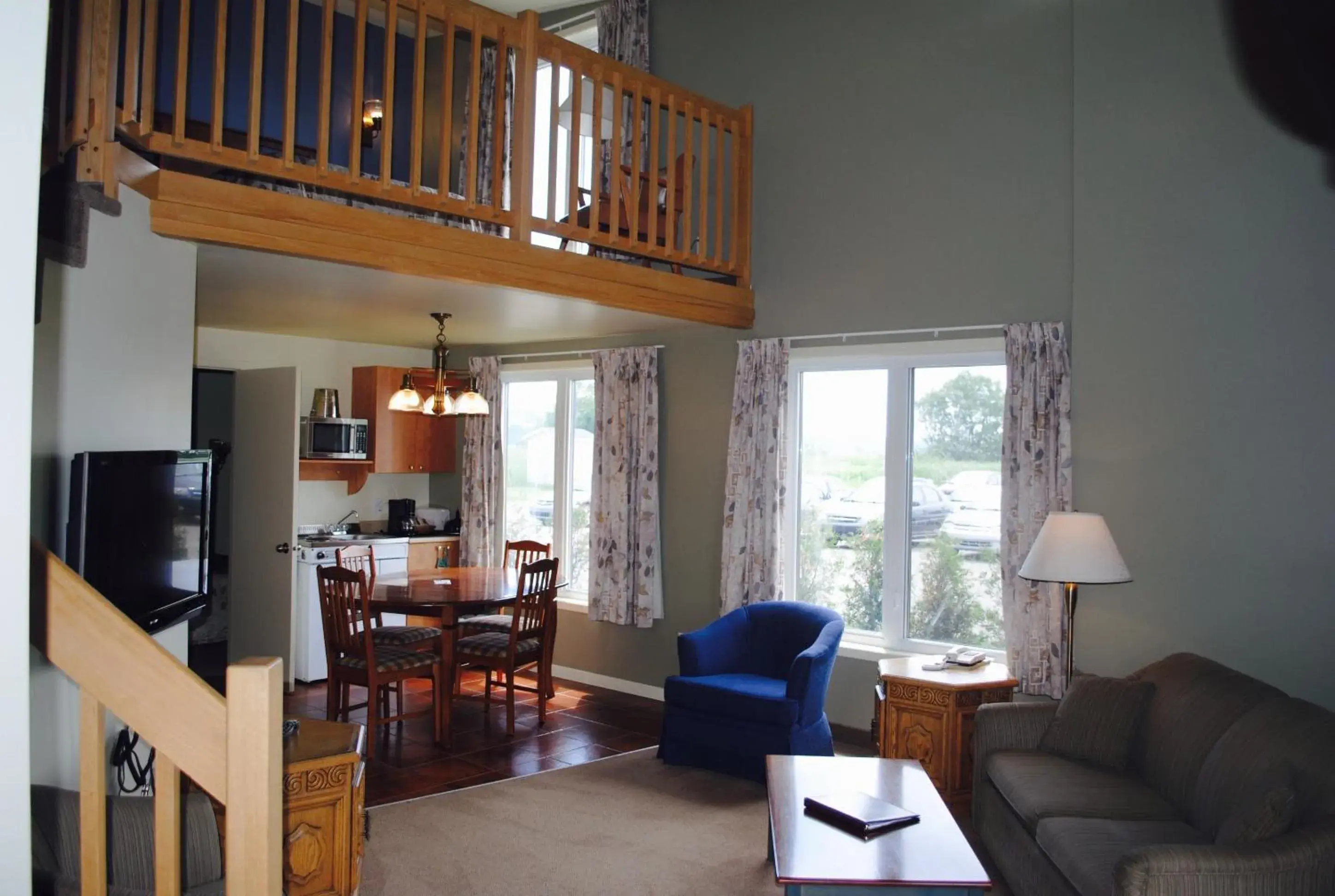 Kitchen or kitchenette, Seating Area in Motel Cartier