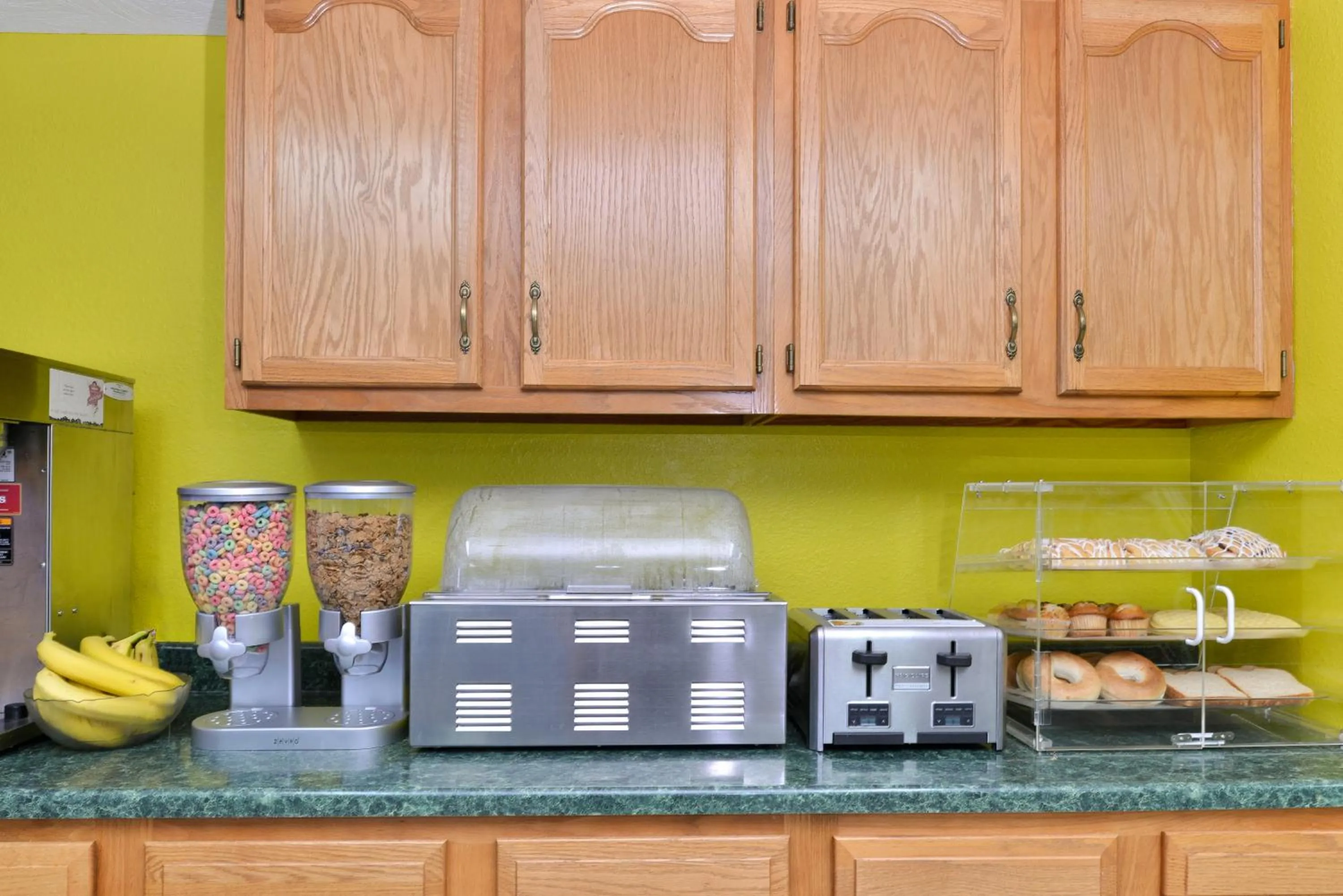 Food in Americas Best Value Inn - Seymour