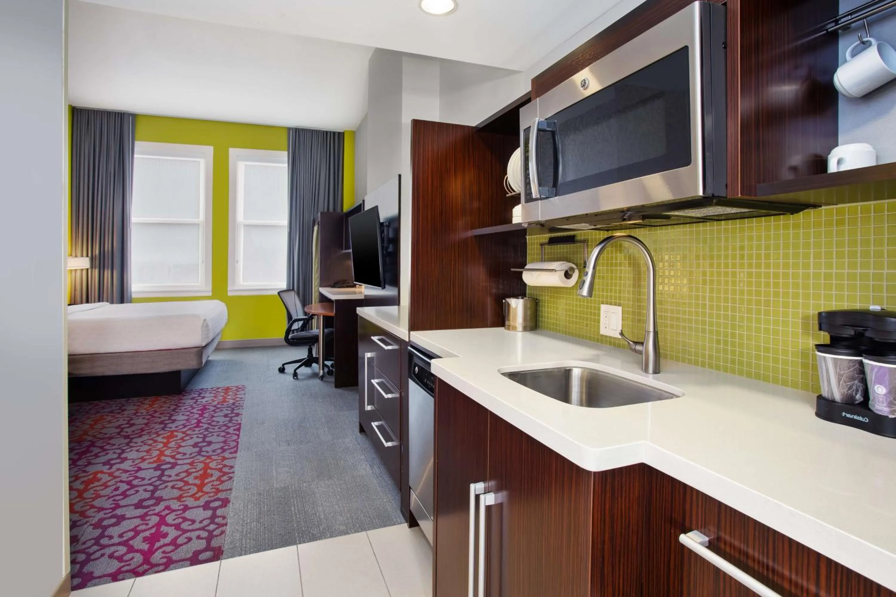 kitchen, Bed in Home2 Suites by Hilton San Antonio Downtown - Riverwalk, TX