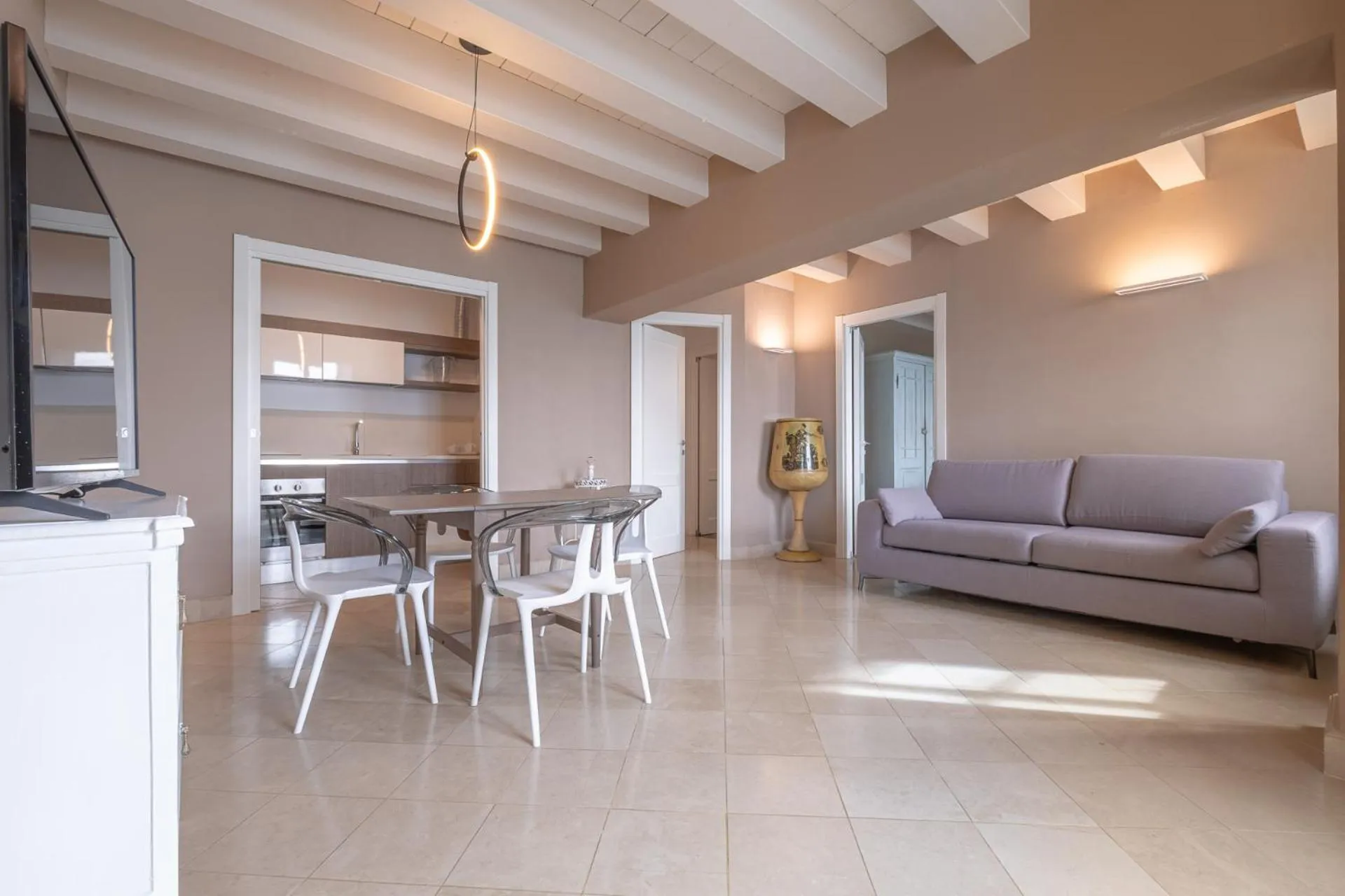 Kitchen or kitchenette in Palazzo Alfeo Aparthotel