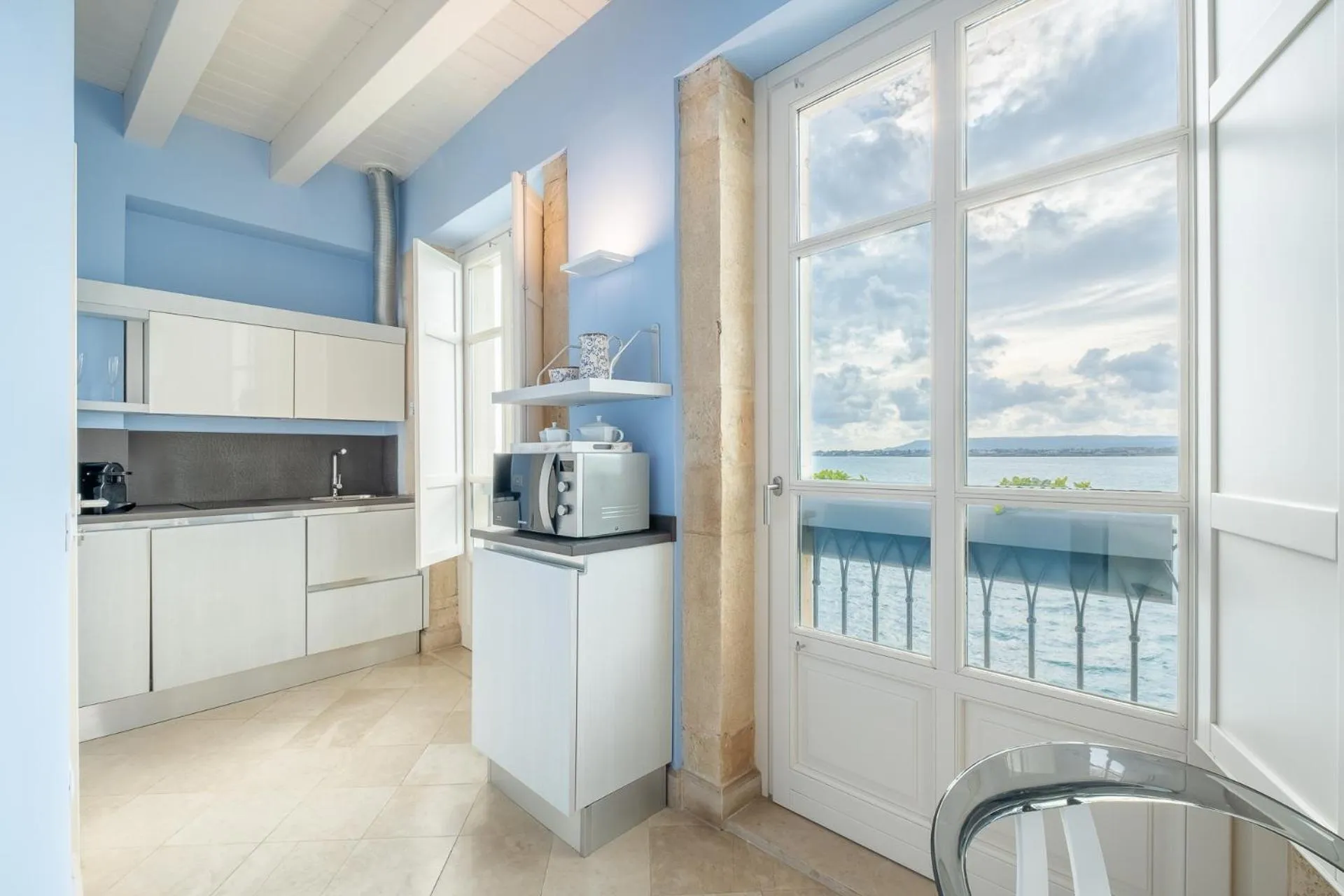Kitchen or kitchenette in Palazzo Alfeo Aparthotel