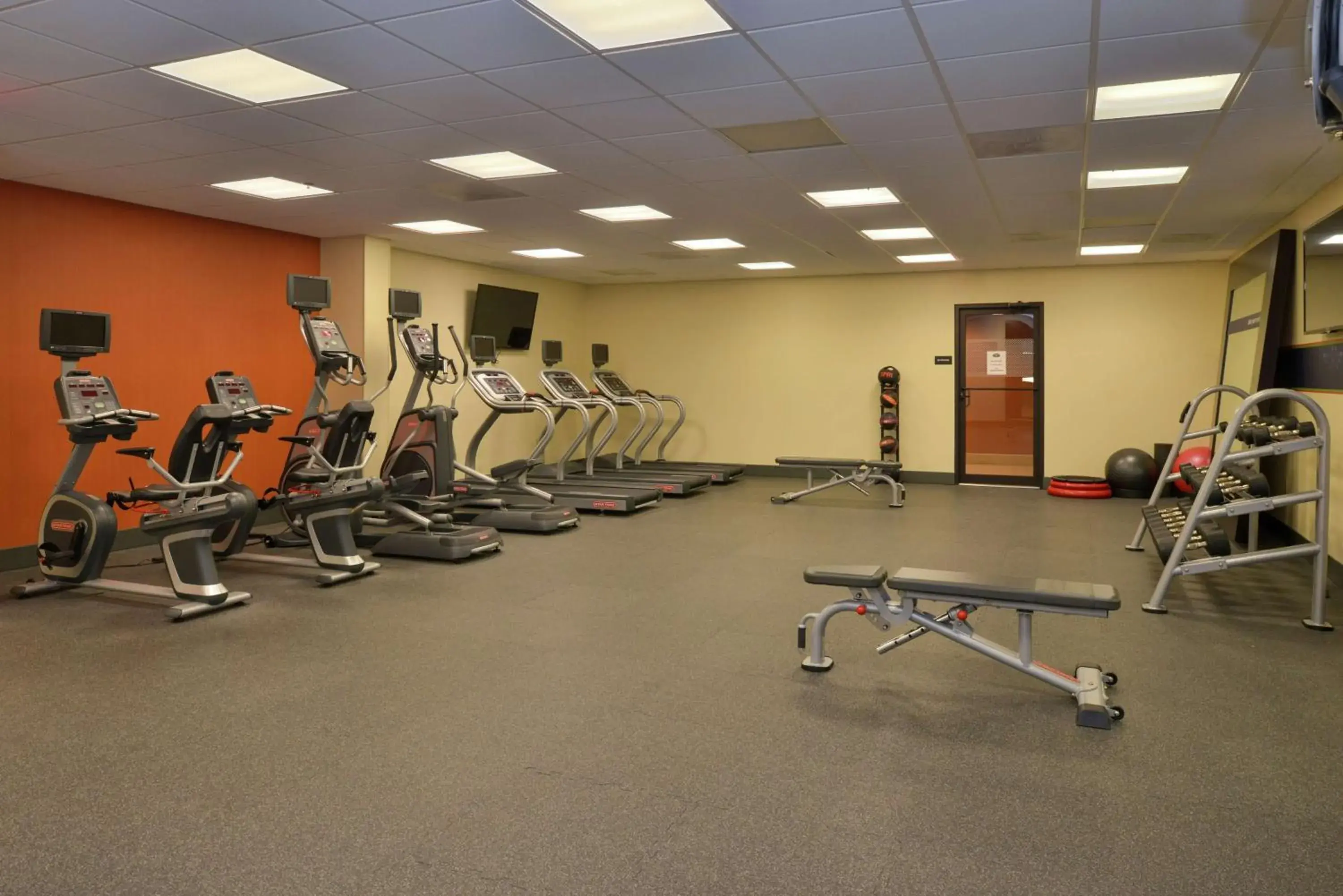 Fitness centre/facilities in Hampton Inn Frederick Fitness centre/facilities in Hampton Inn Frederick