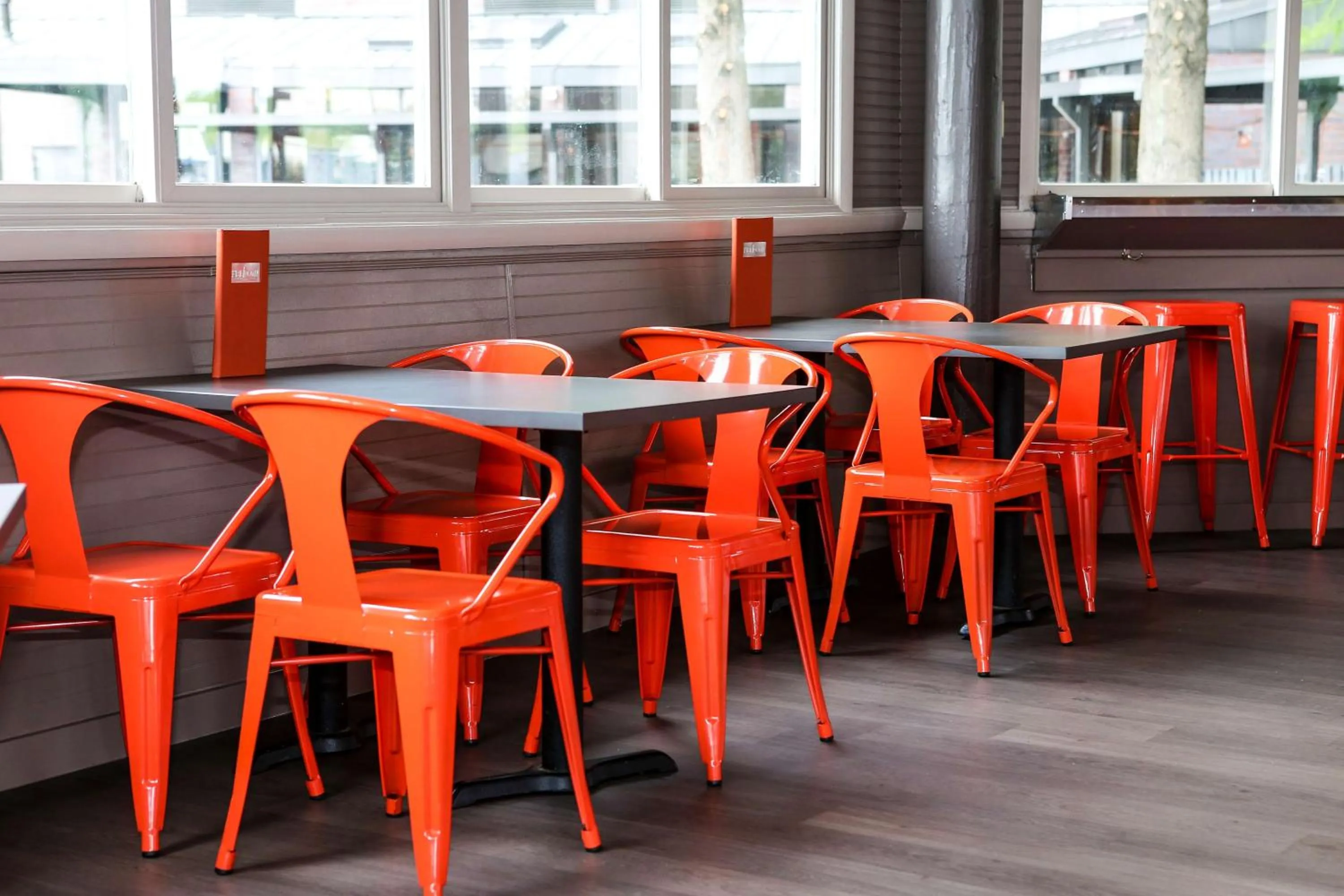 Dining area in Hampton Inn Frederick