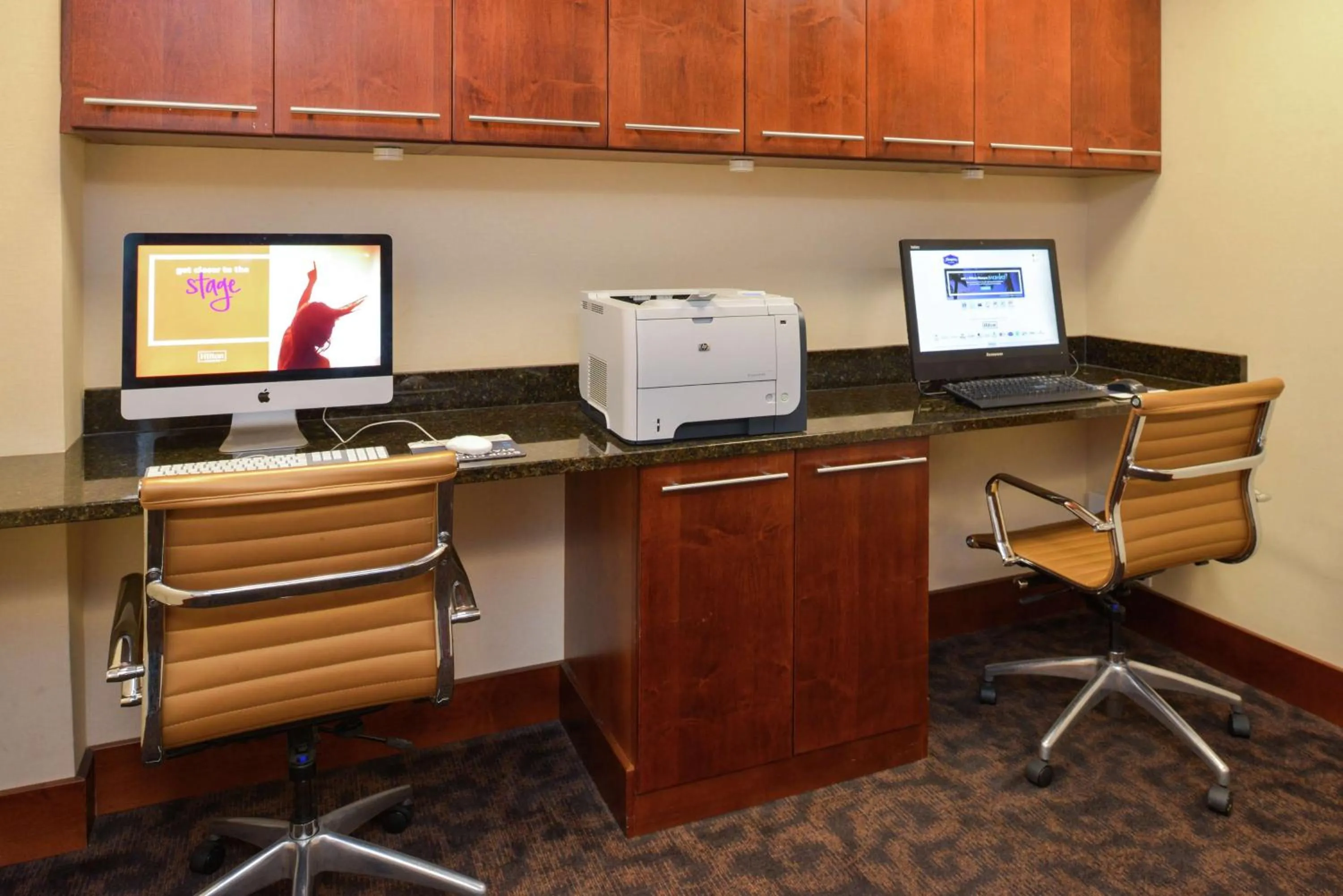 Business facilities in Hampton Inn Frederick