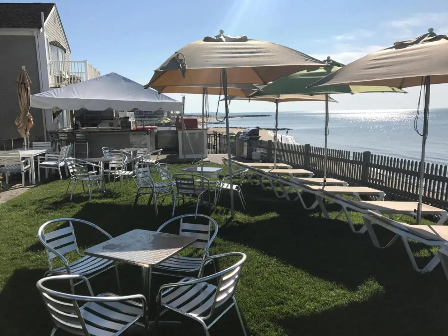 Restaurant/places to eat in The Corsair & Cross Rip Oceanfront Restaurant/places to eat in The Corsair & Cross Rip Oceanfront