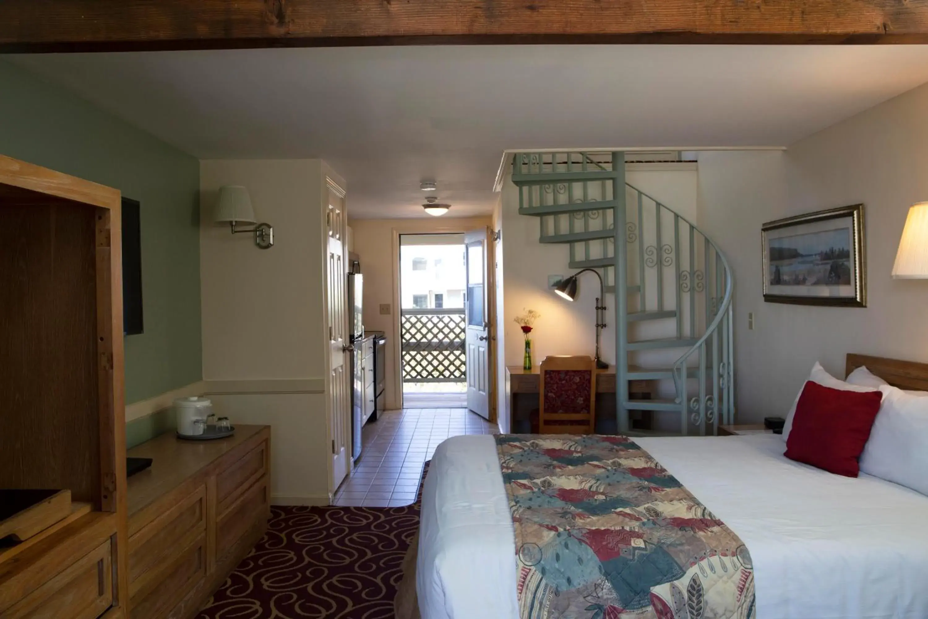 Bed in The Corsair & Cross Rip Oceanfront Bed in The Corsair & Cross Rip Oceanfront