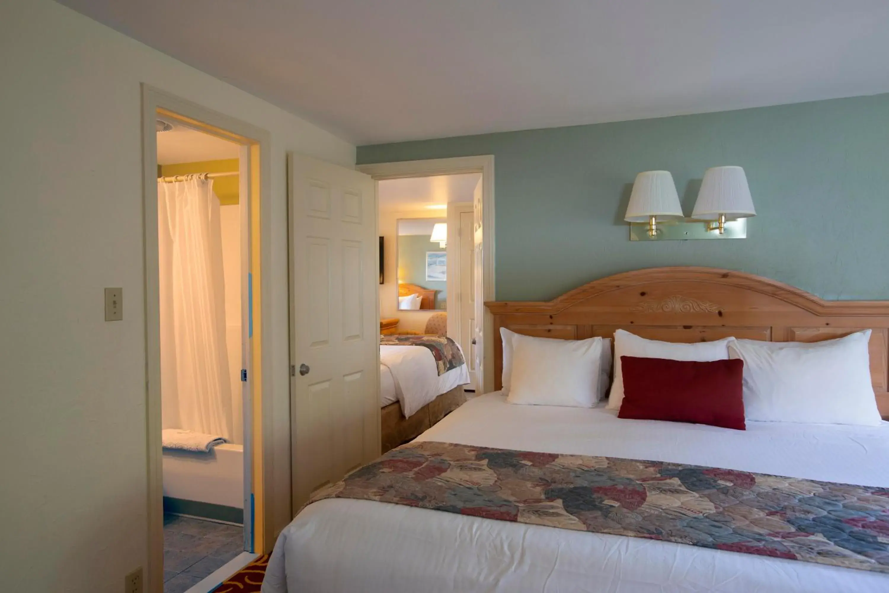 Bed in The Corsair & Cross Rip Oceanfront Bed in The Corsair & Cross Rip Oceanfront