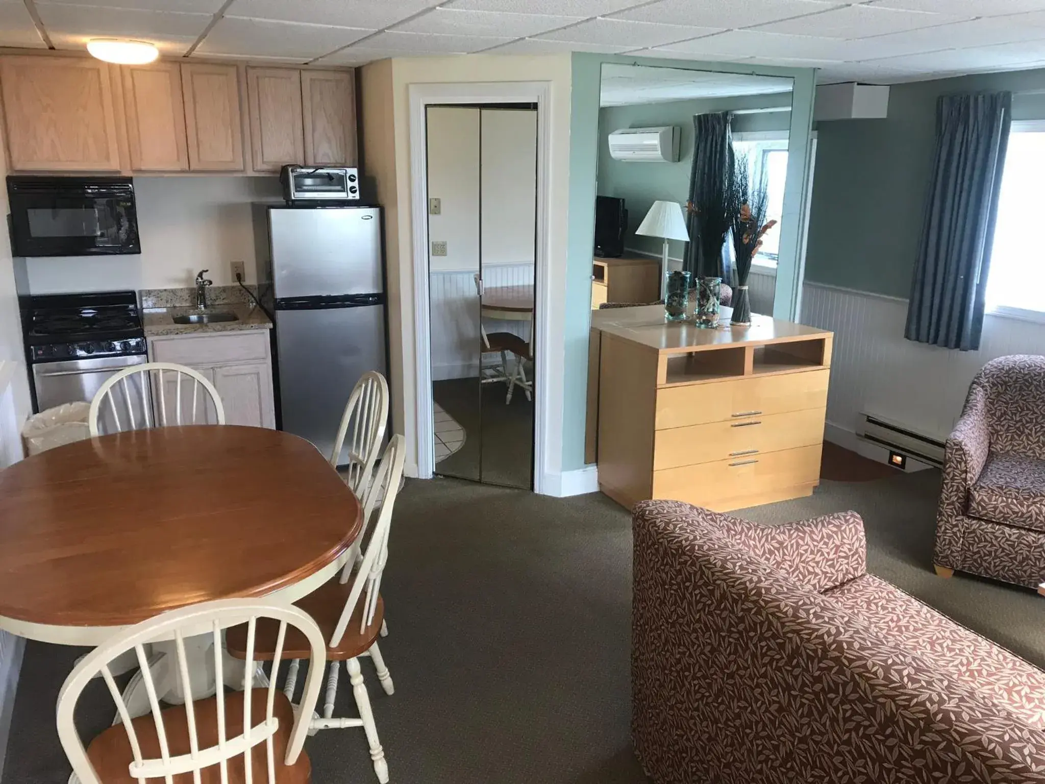 Kitchen or kitchenette in The Corsair & Cross Rip Oceanfront Kitchen or kitchenette in The Corsair & Cross Rip Oceanfront