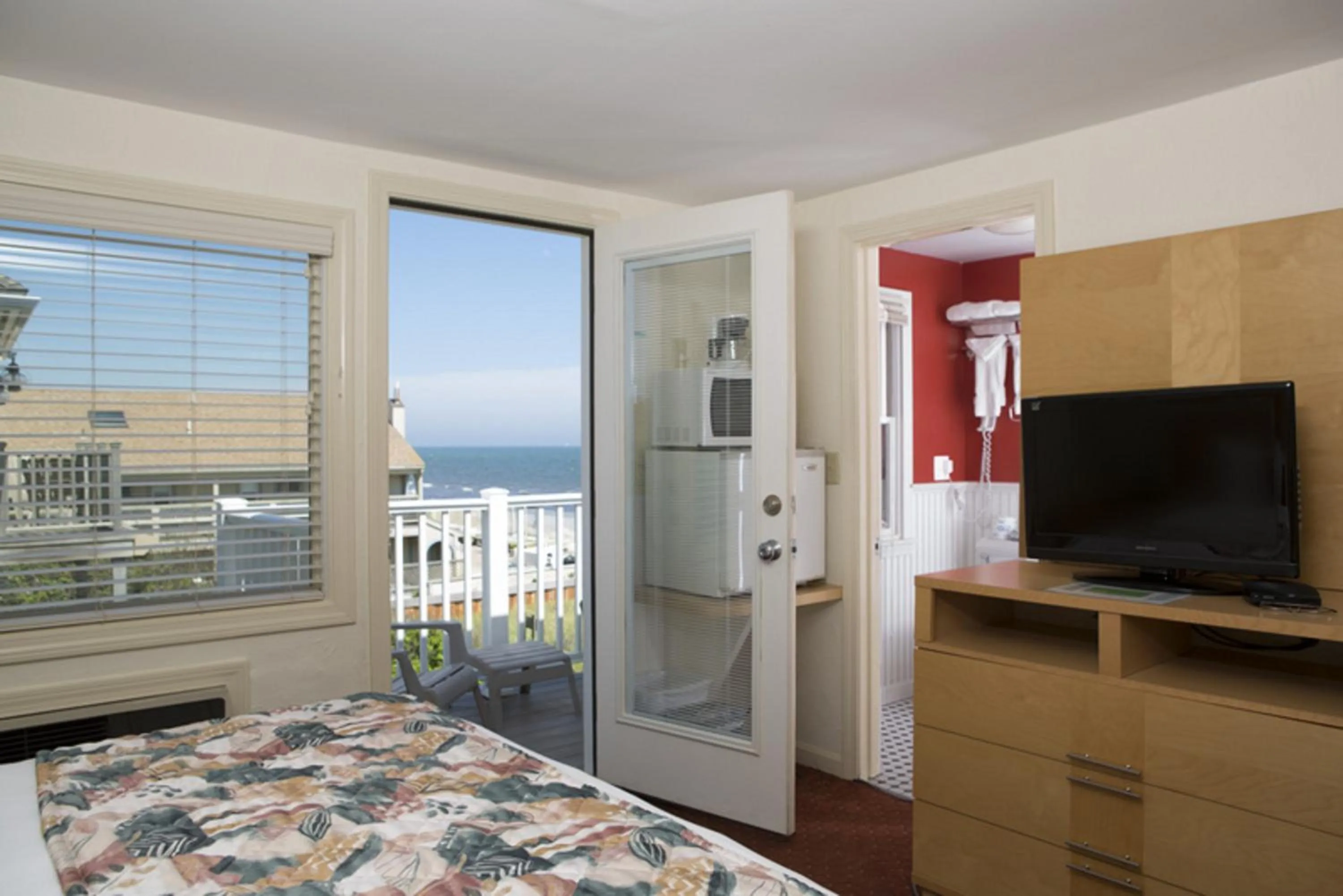 TV and multimedia, Bed in The Corsair & Cross Rip Oceanfront
