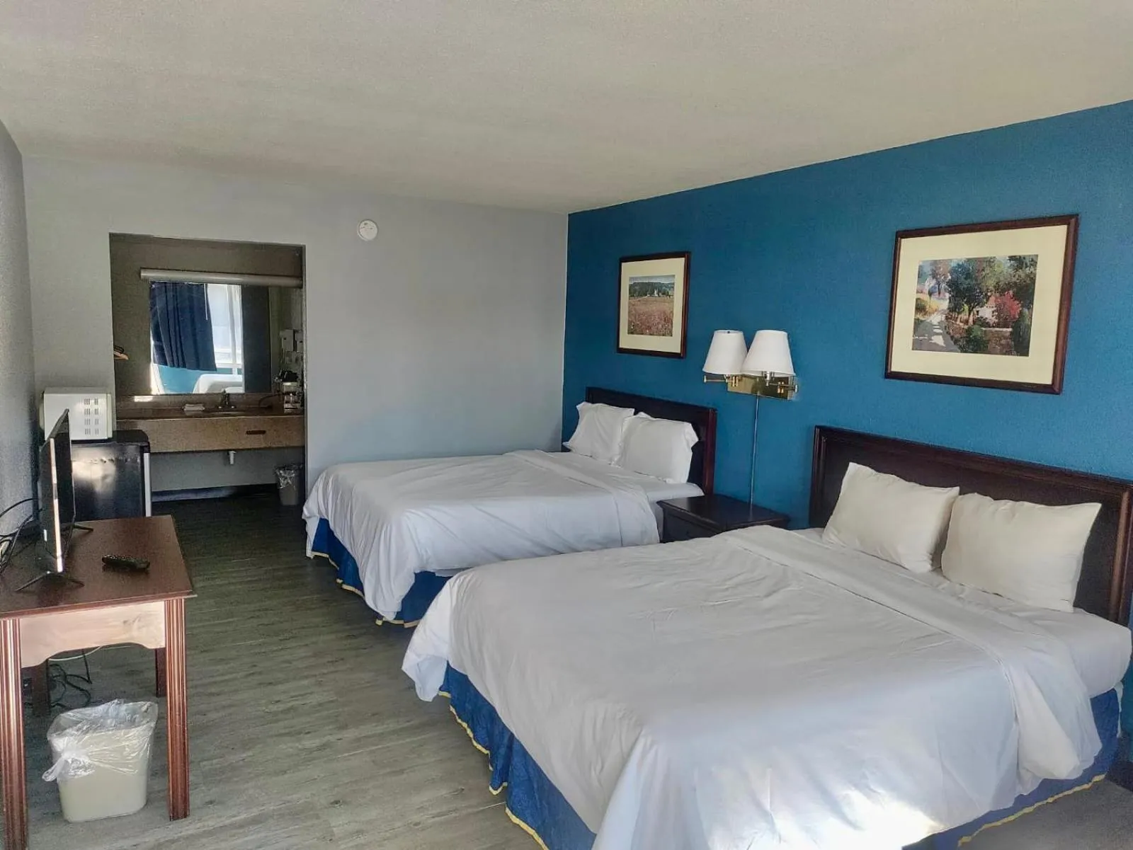 Bed in Travelodge by Wyndham Salisbury MD