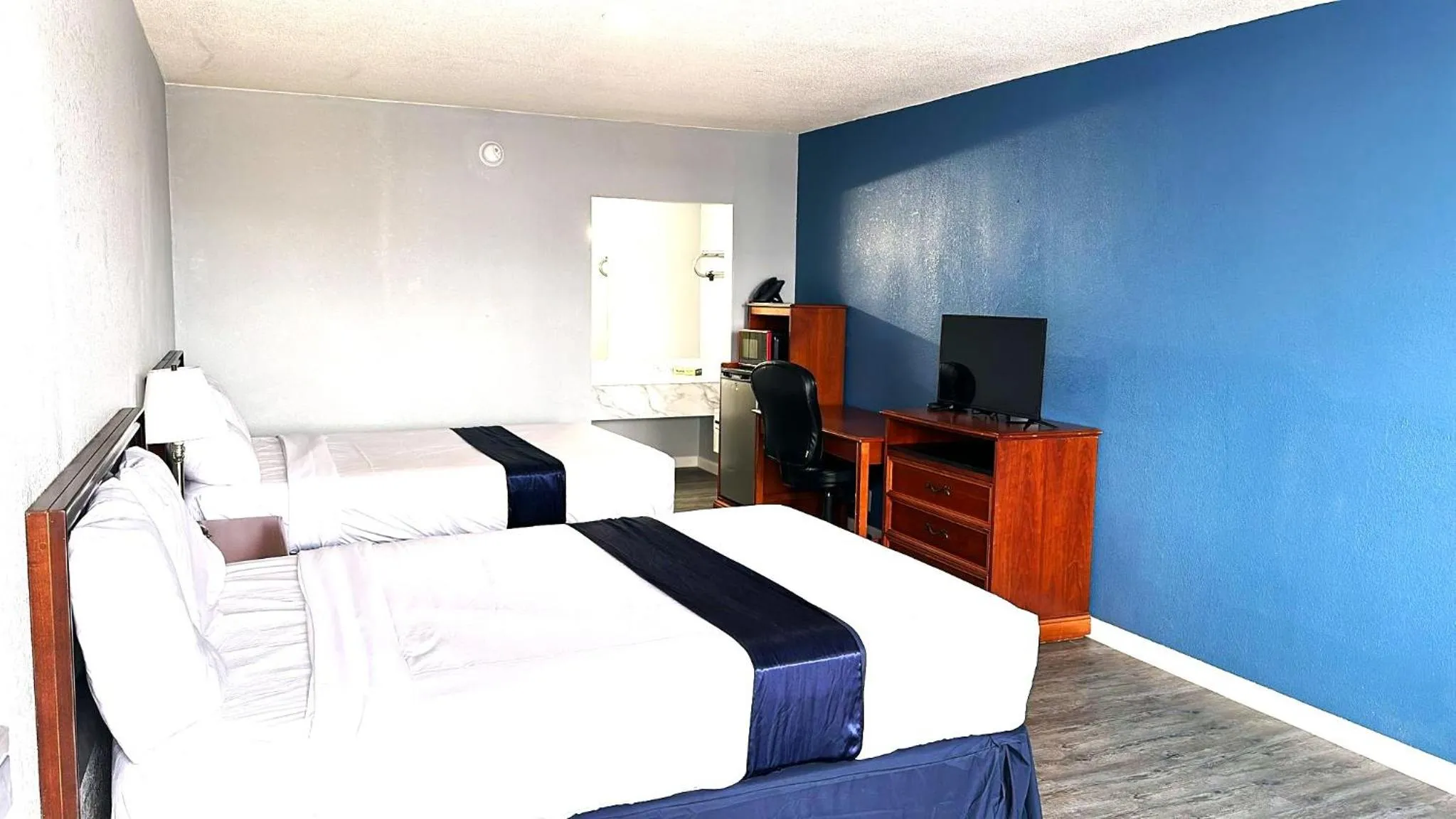 Bed in Travelodge by Wyndham Salisbury MD