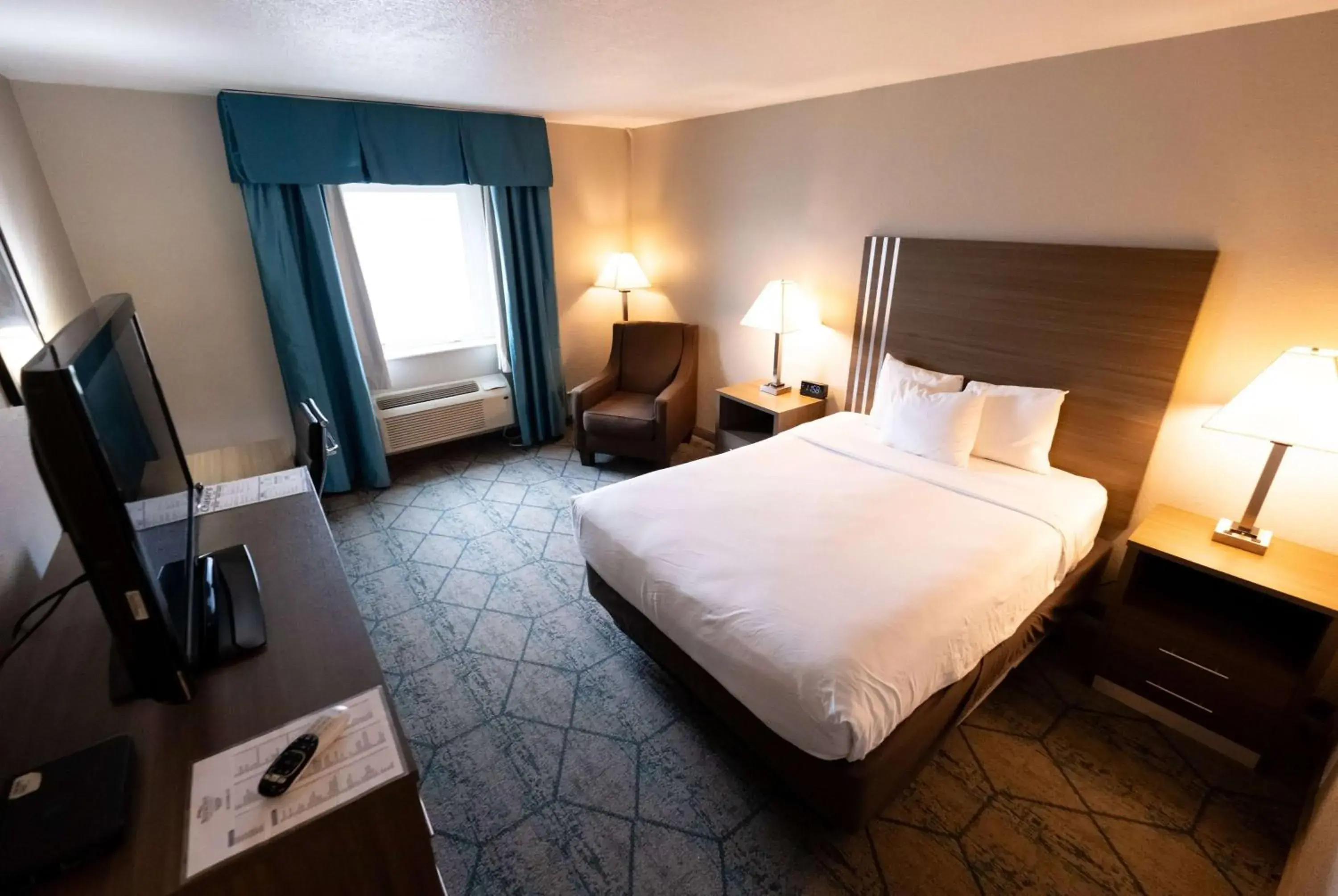 Photo of the whole room, Bed in Baymont by Wyndham Effingham Photo of the whole room, Bed in Baymont by Wyndham Effingham