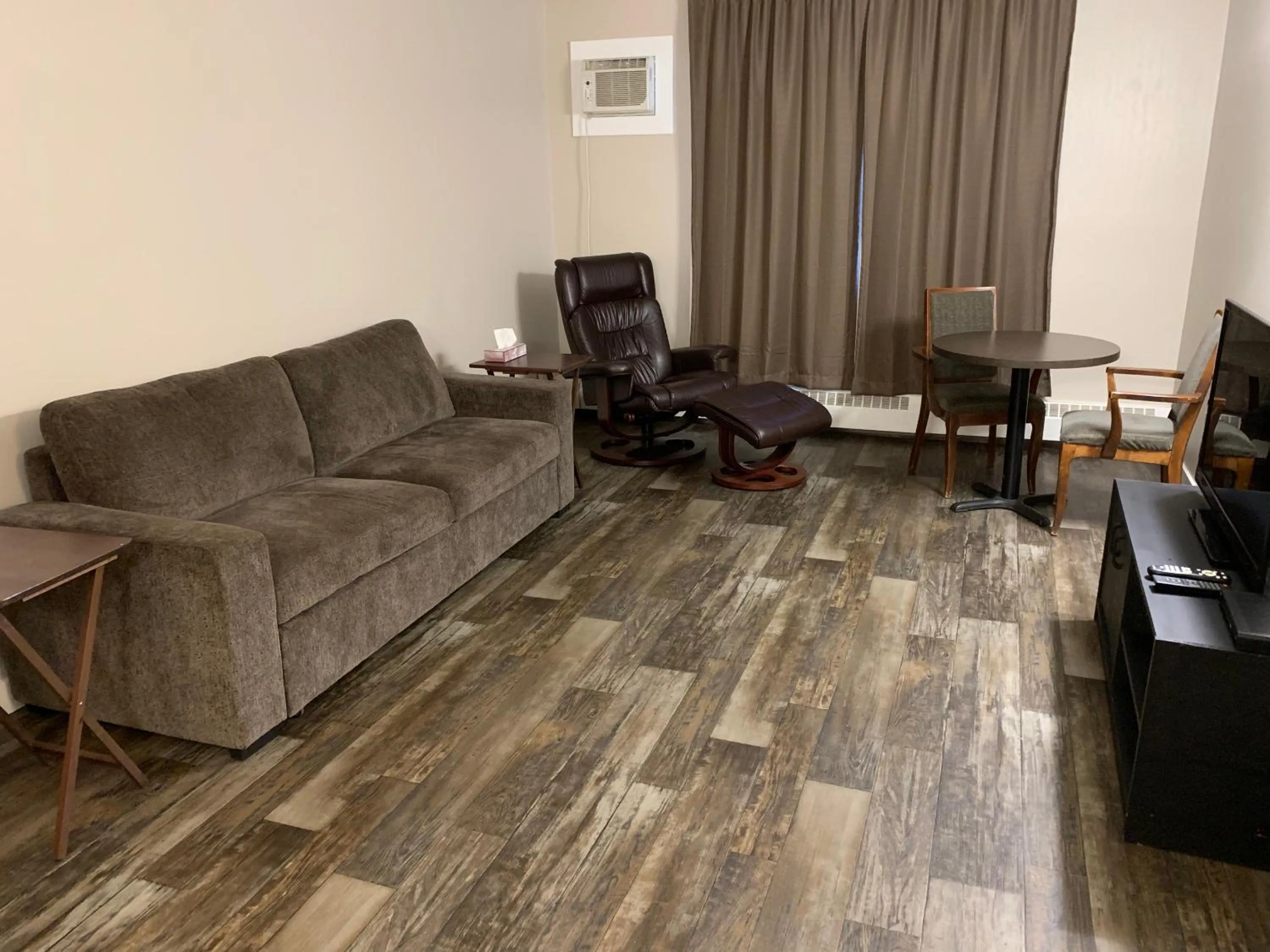 Living room in Airways Motel