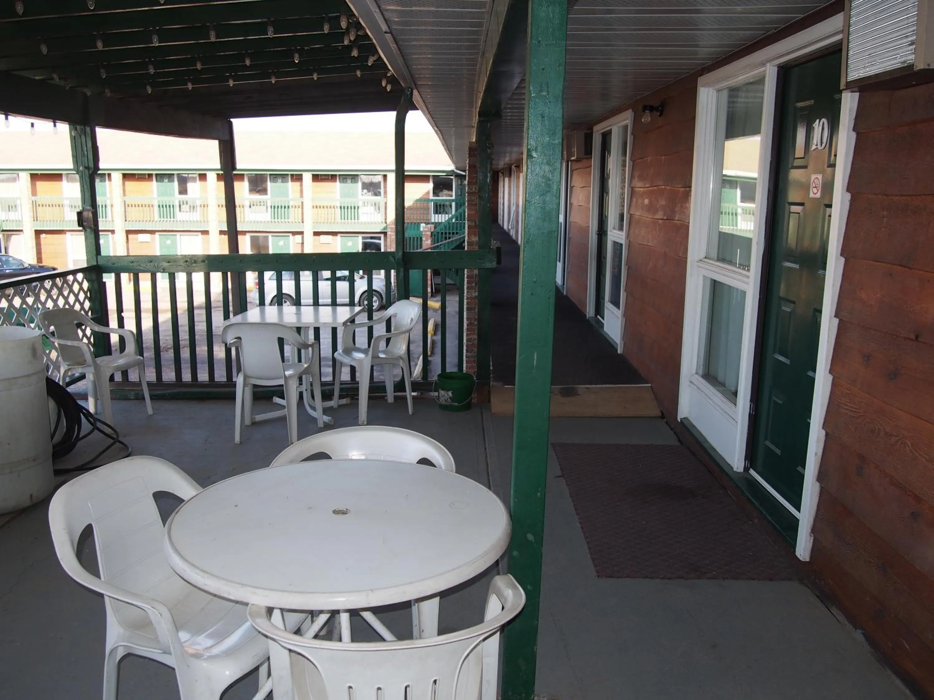 Patio in Airways Motel