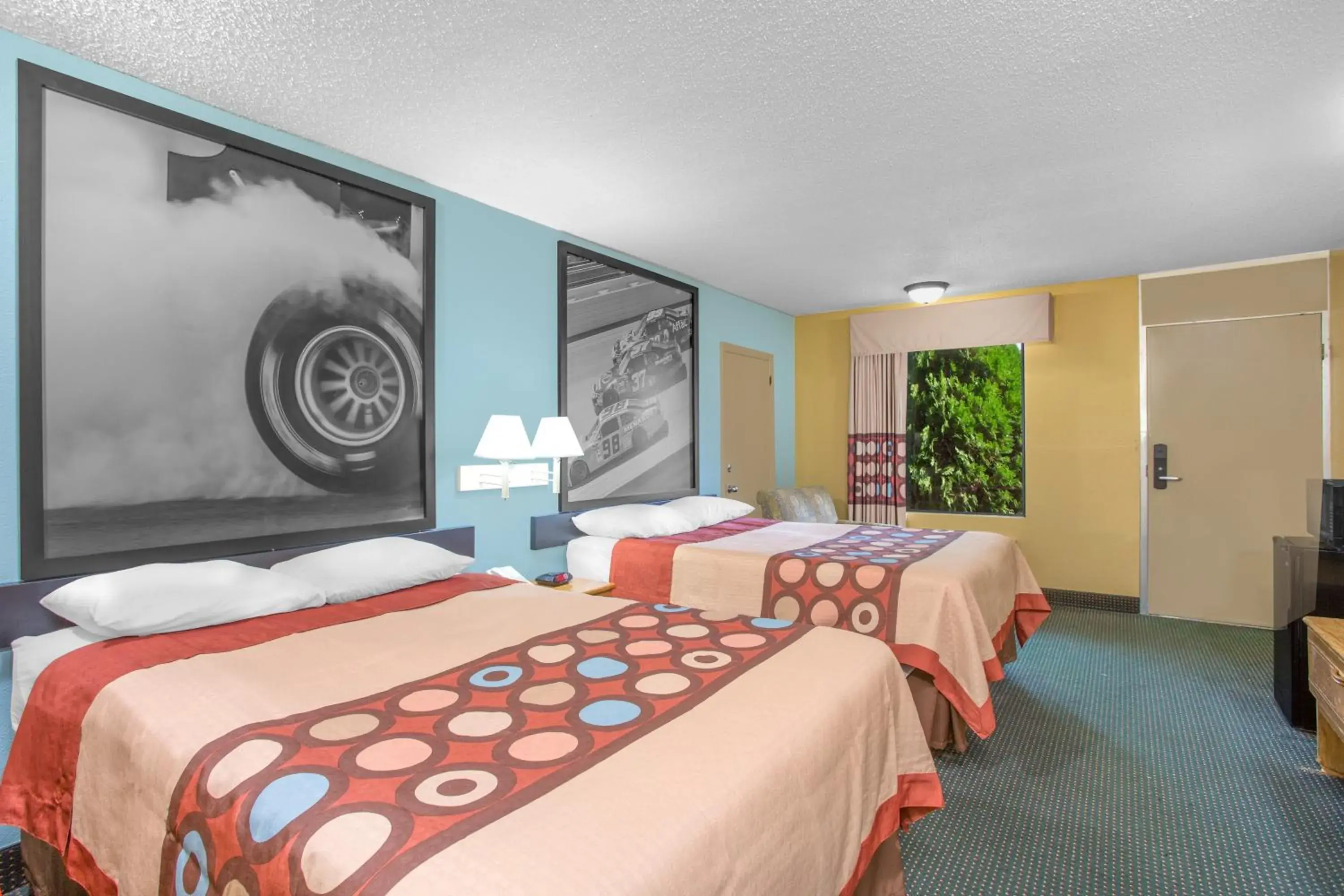 Bed in Super 8 by Wyndham Dunn Bed in Super 8 by Wyndham Dunn