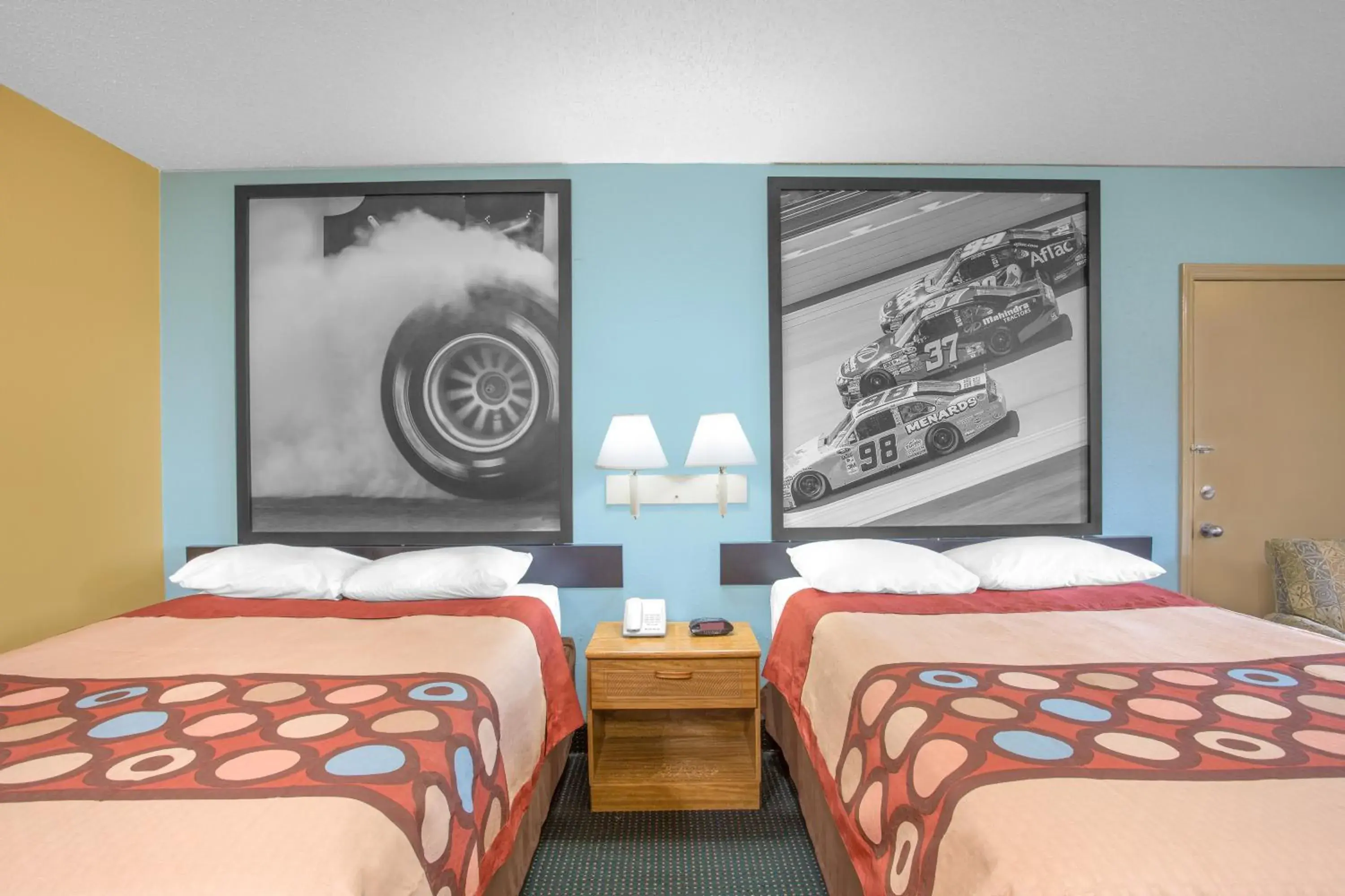 Double Room with Two Double Beds - Mobility Access/Non-Smoking in Super 8 by Wyndham Dunn Double Room with Two Double Beds - Mobility Access/Non-Smoking in Super 8 by Wyndham Dunn