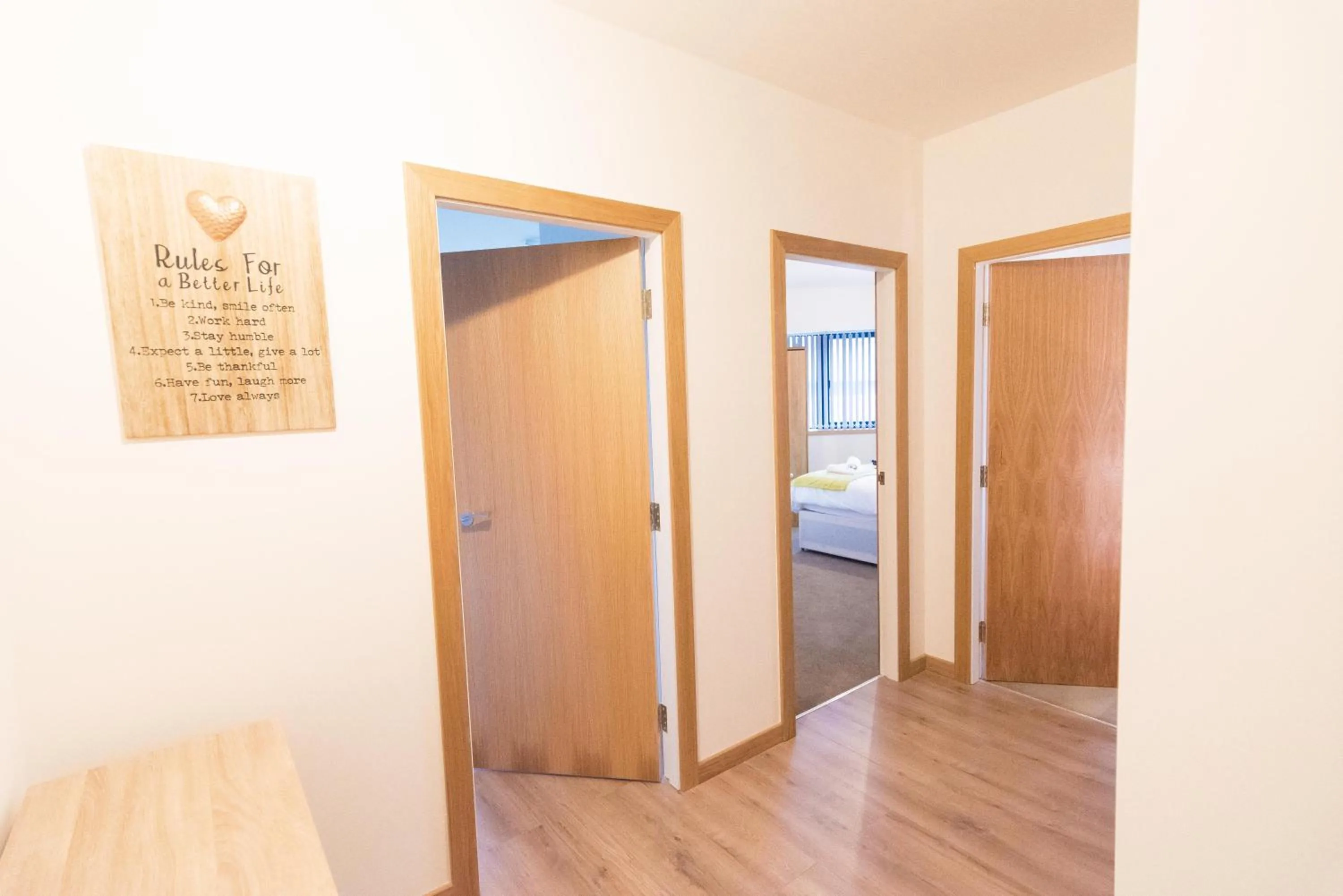 Facade/entrance, Bed in Comfortable 2BR Swindon Long Stay