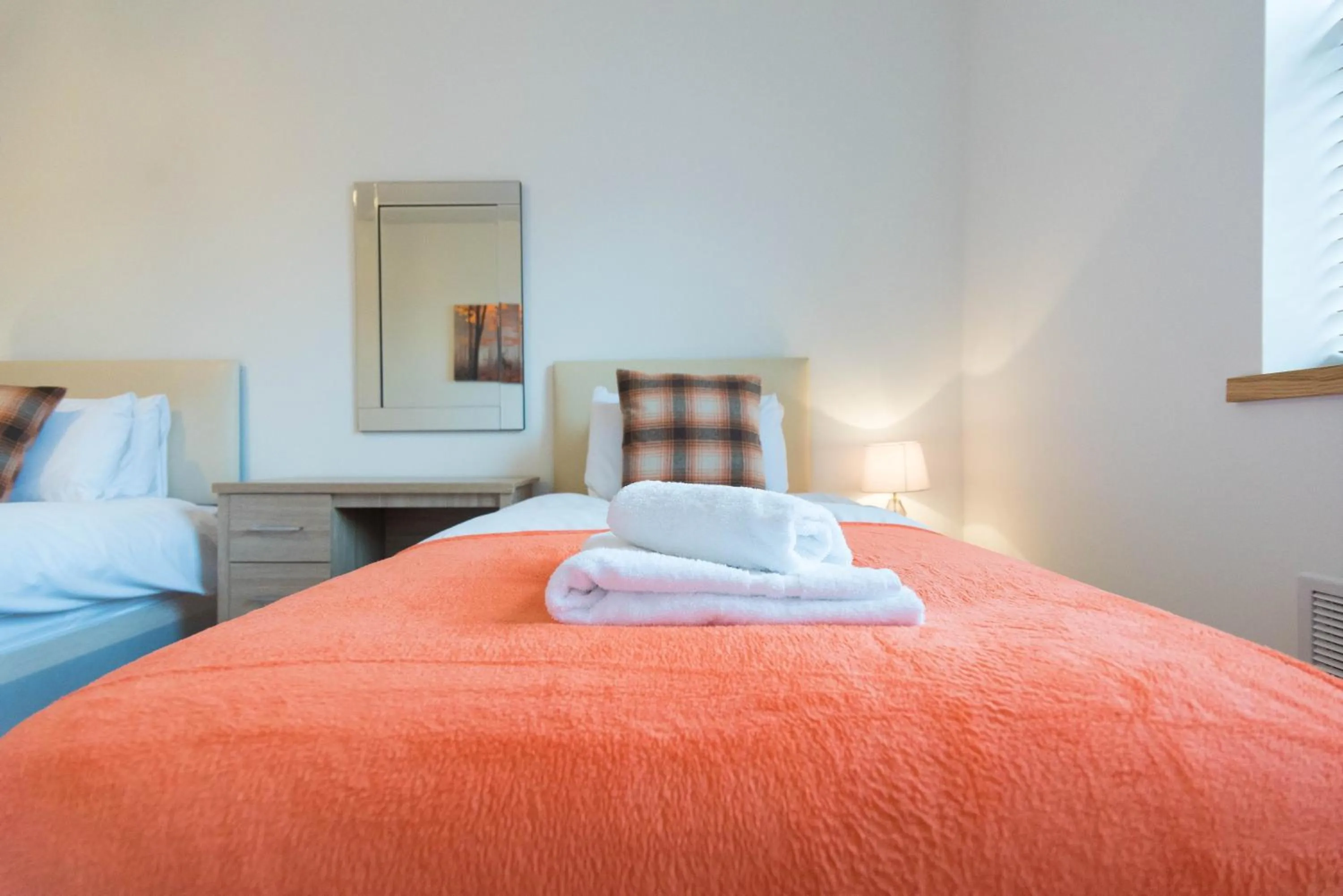 Bed in Comfortable 2BR Swindon Long Stay