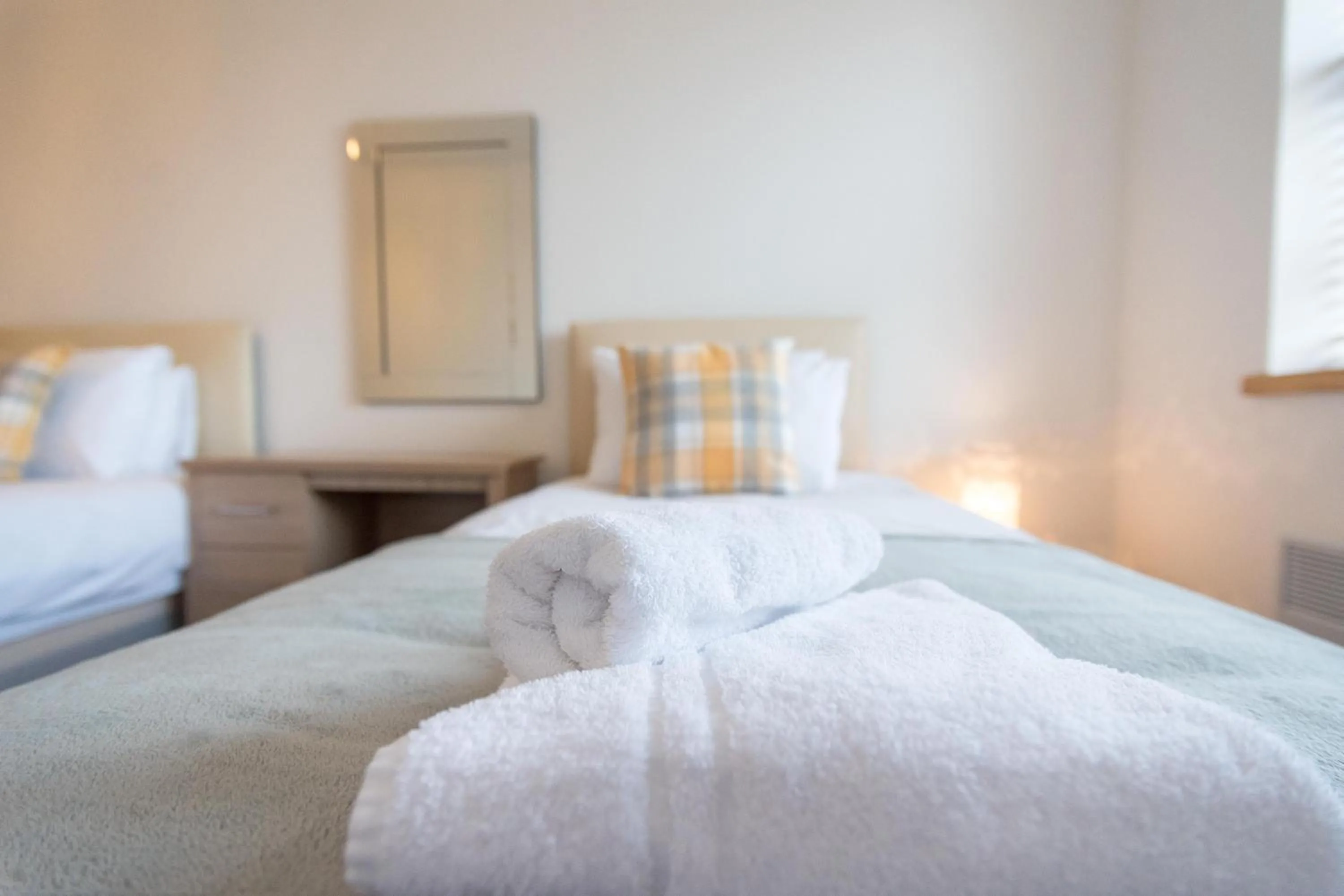 Bed in Comfortable 2BR Swindon Long Stay