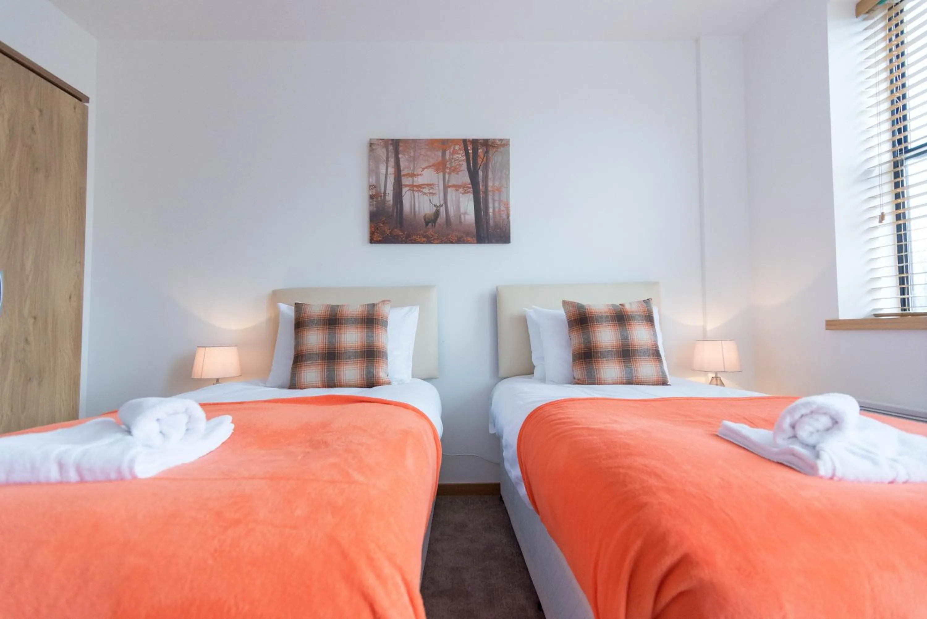 Bed in Comfortable 2BR Swindon Long Stay