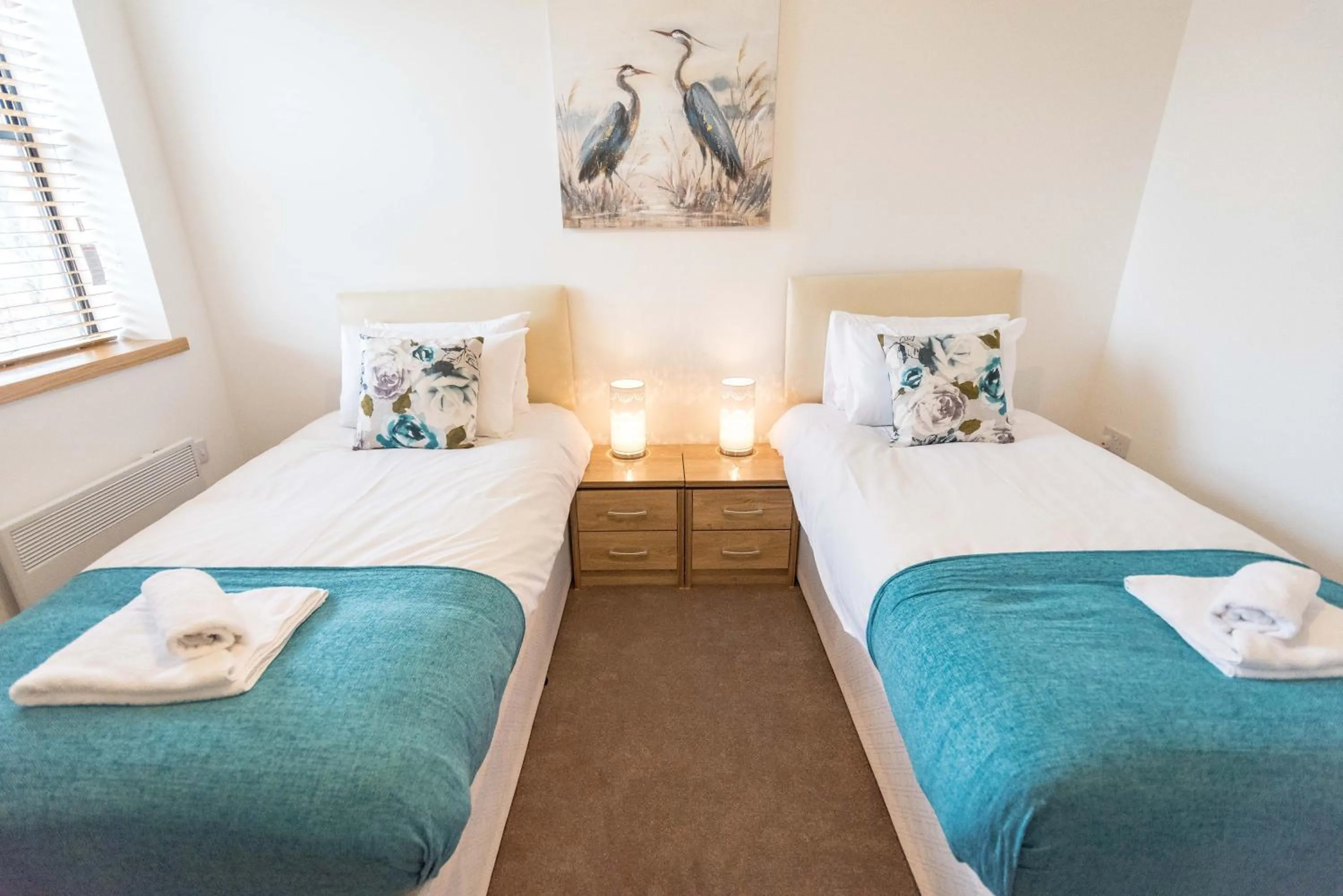 Bed in Comfortable 2BR Swindon Long Stay