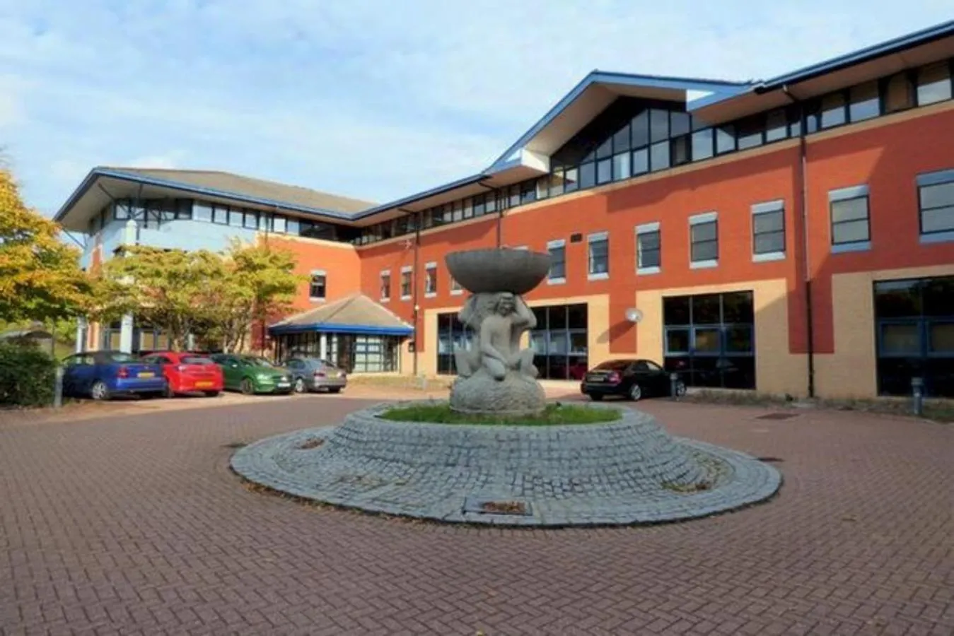 Property building in Comfortable 2BR Swindon Long Stay
