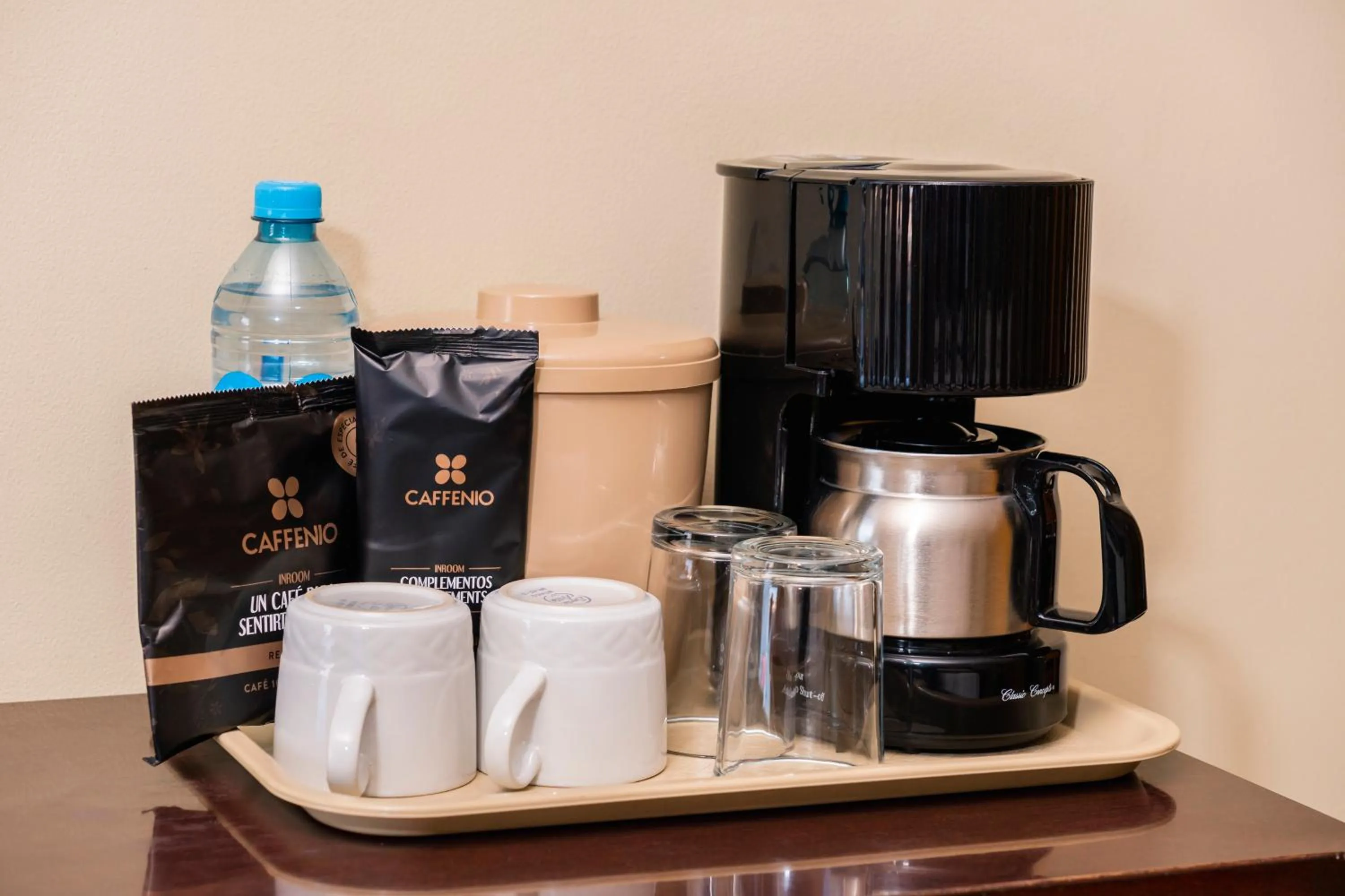 Coffee/tea facilities in El Camino Hotel & Suites