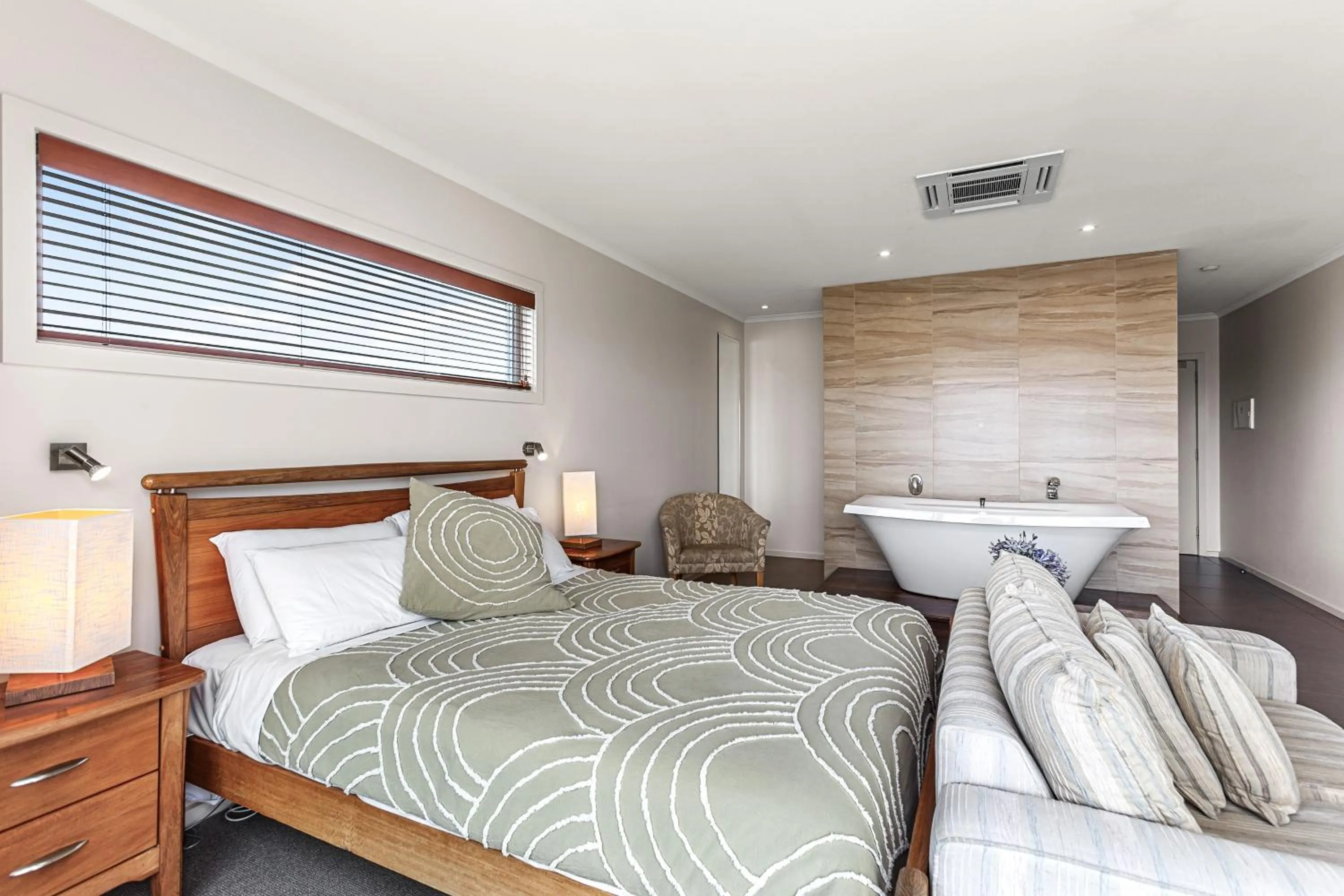 Photo of the whole room, Bed in Captain's at the Bay