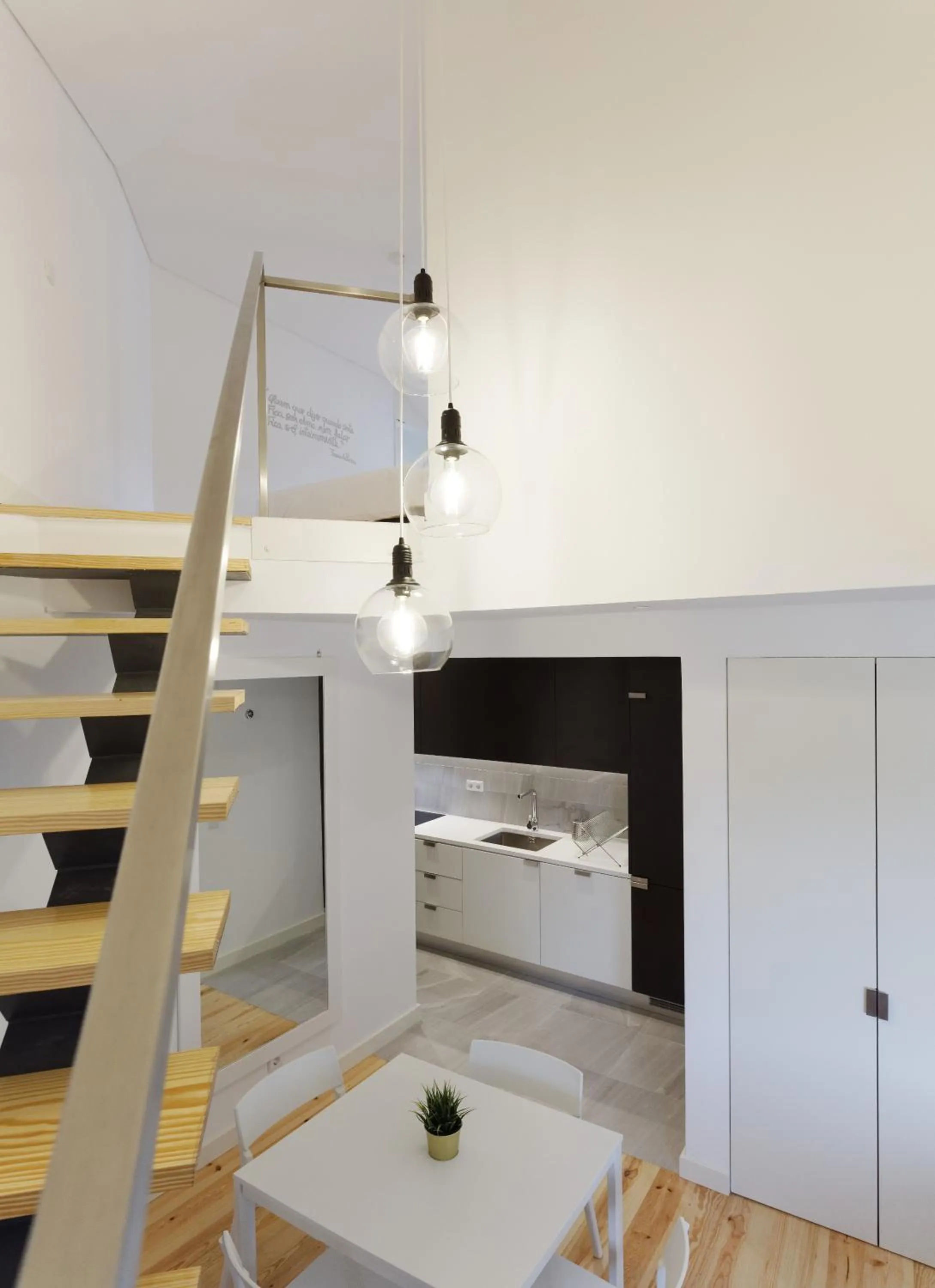 Kitchen or kitchenette in City Stays Alegria Apartments