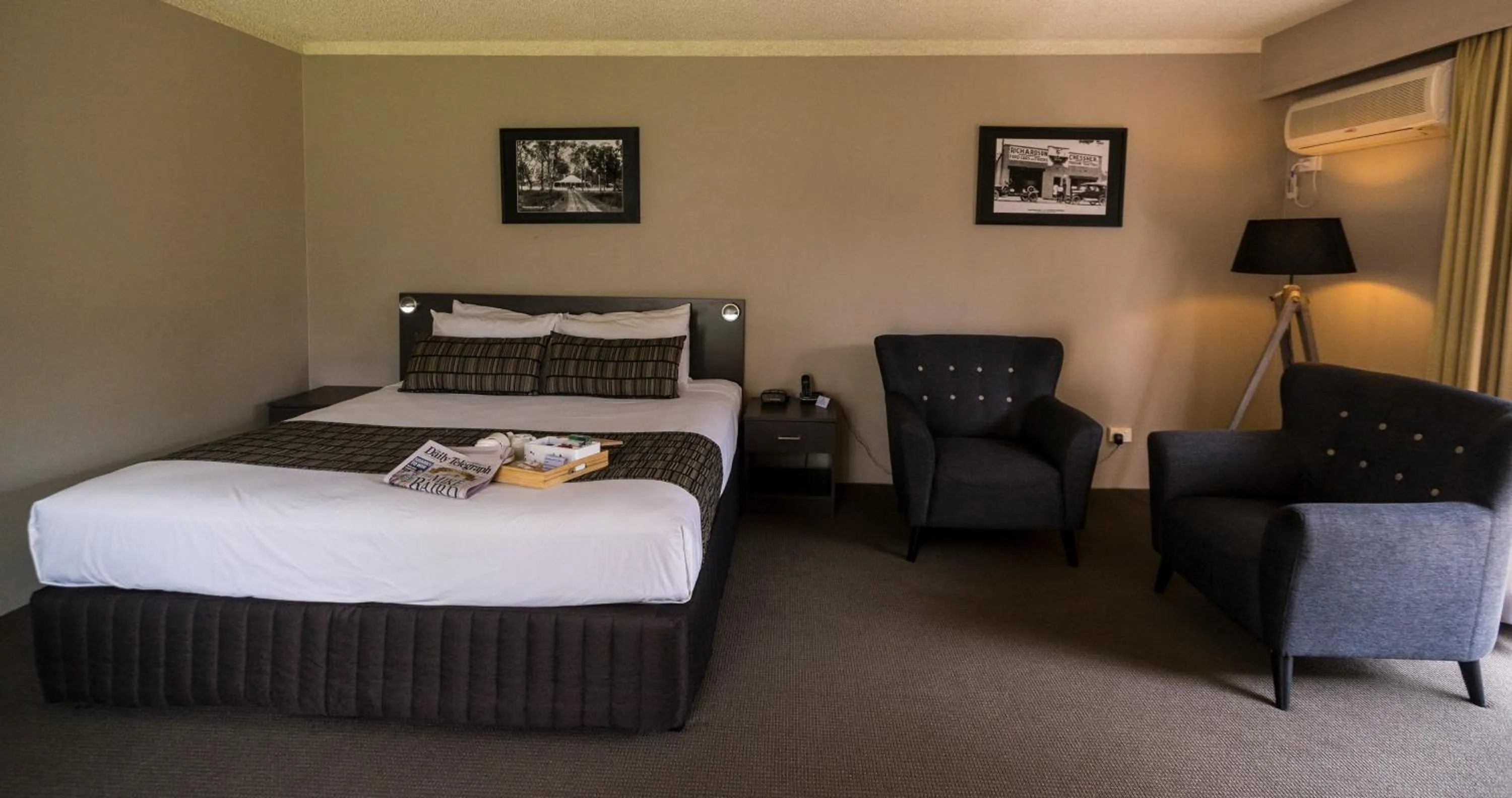 Photo of the whole room, Bed in The Galaxy Motel