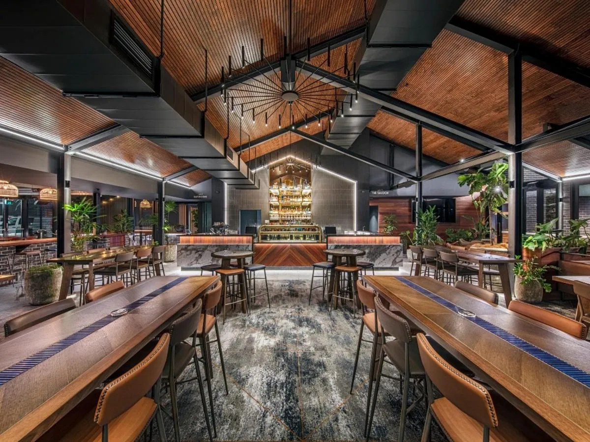 Restaurant/places to eat in Hotel Gosford